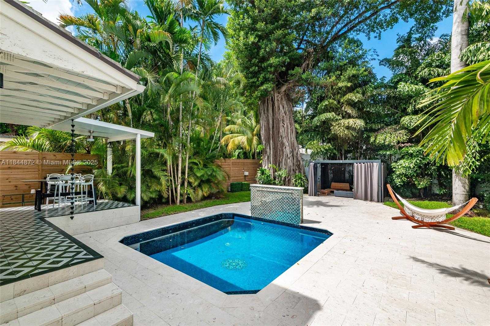 Small Image of 32 SOUTH WEST 23RD RD, Miami Number 37