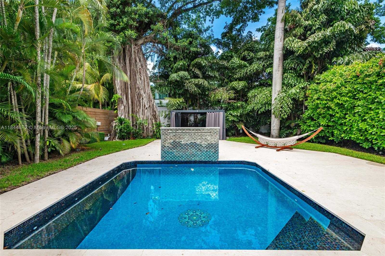Small Image of 32 SOUTH WEST 23RD RD, Miami Number 38
