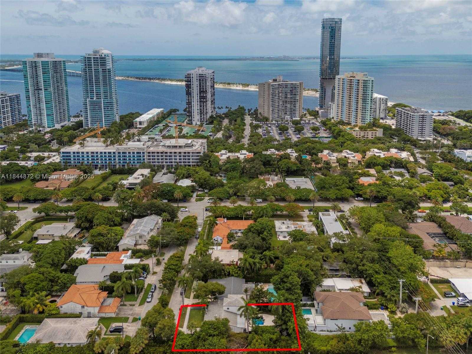 Small Image of 32 SOUTH WEST 23RD RD, Miami Number 41