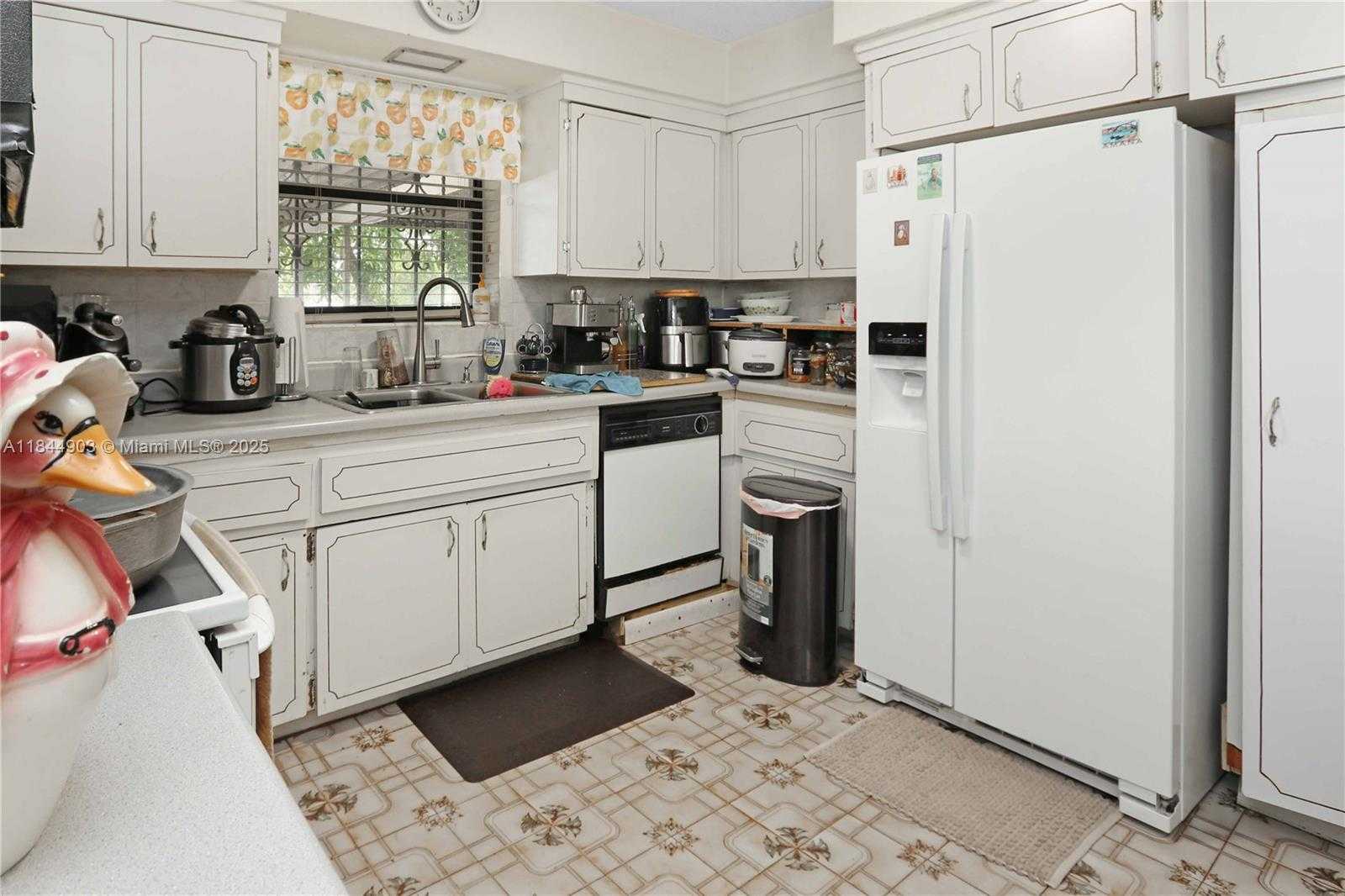 Small Image of 192 WEST 33RD ST, Hialeah Number 20