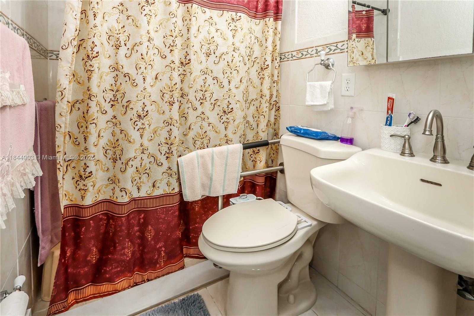 Small Image of 192 WEST 33RD ST, Hialeah Number 23