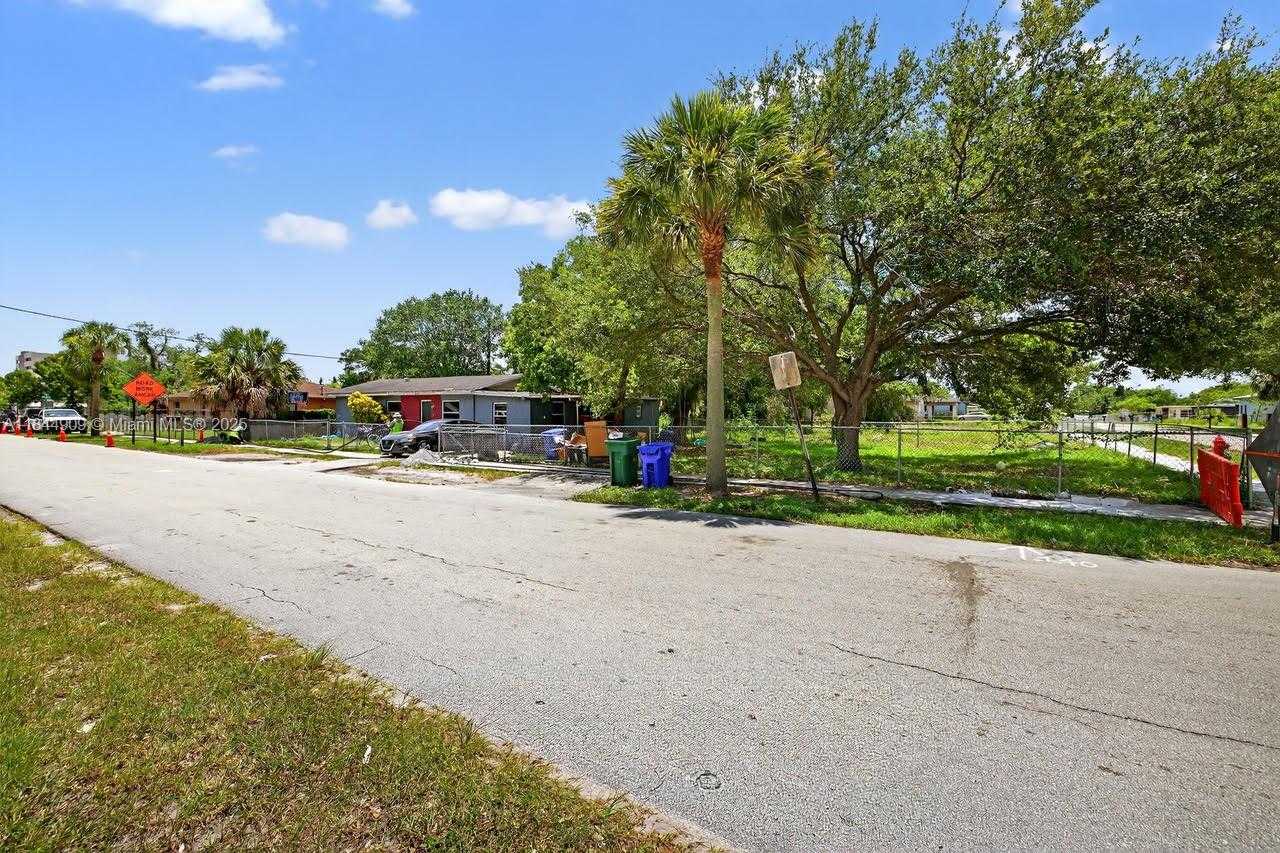Small Image of 360 NORTH WEST 28TH AVE, Fort Lauderdale Number 3