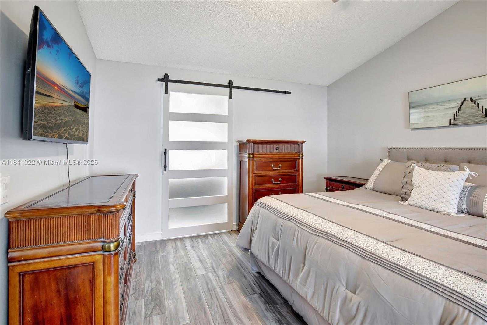 Small Image of 1525 ESTANCIA CIR, Weston Number 22
