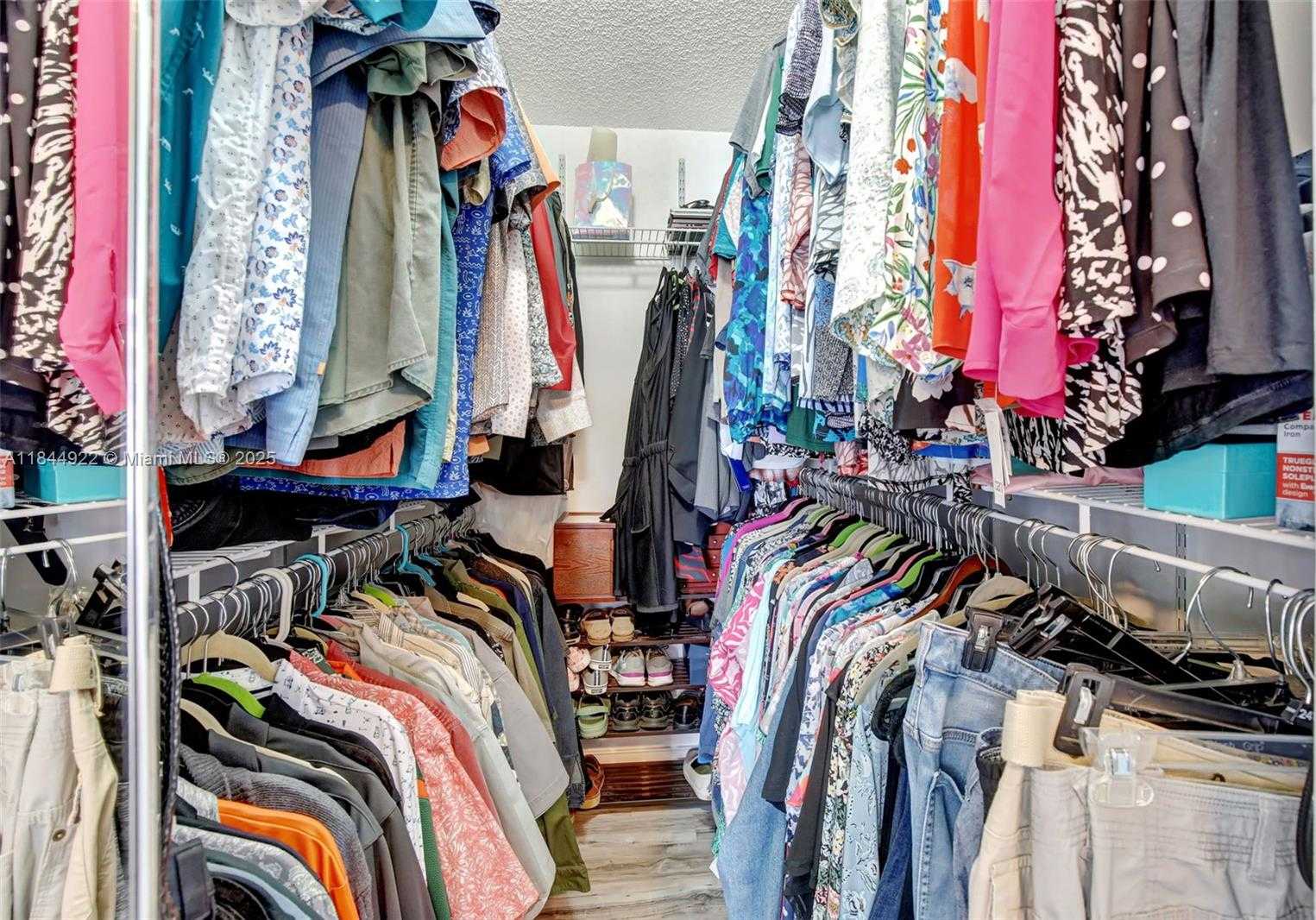 Small Image of 1525 ESTANCIA CIR, Weston Number 24