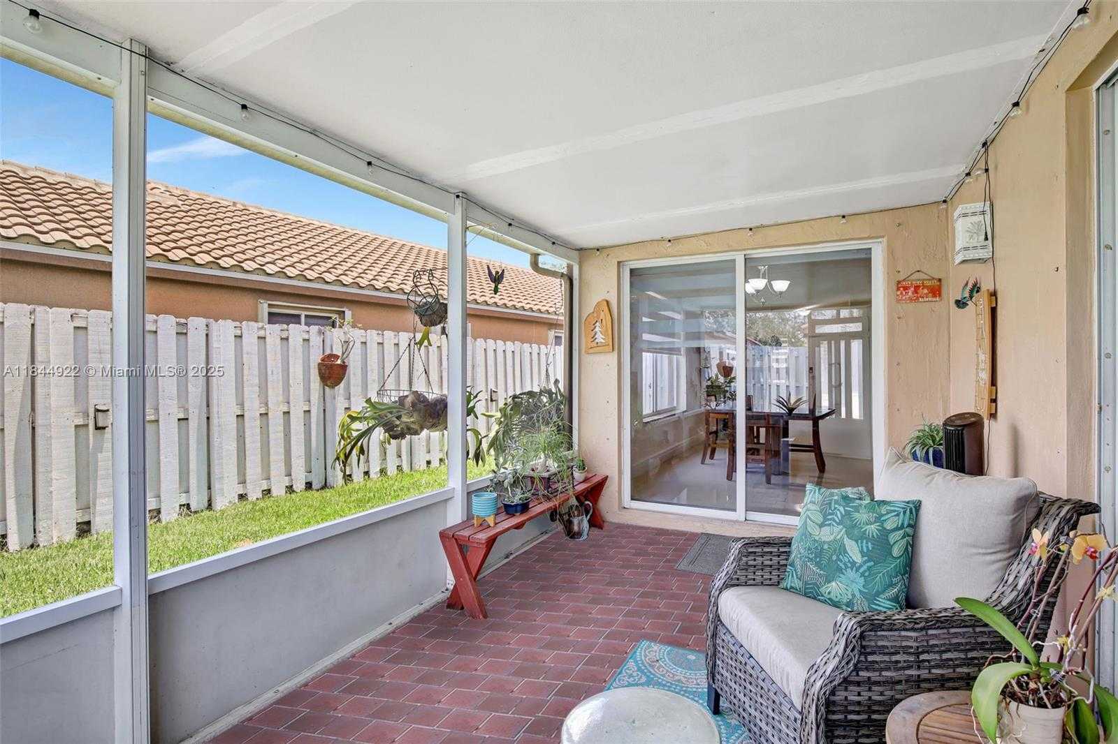 Small Image of 1525 ESTANCIA CIR, Weston Number 29