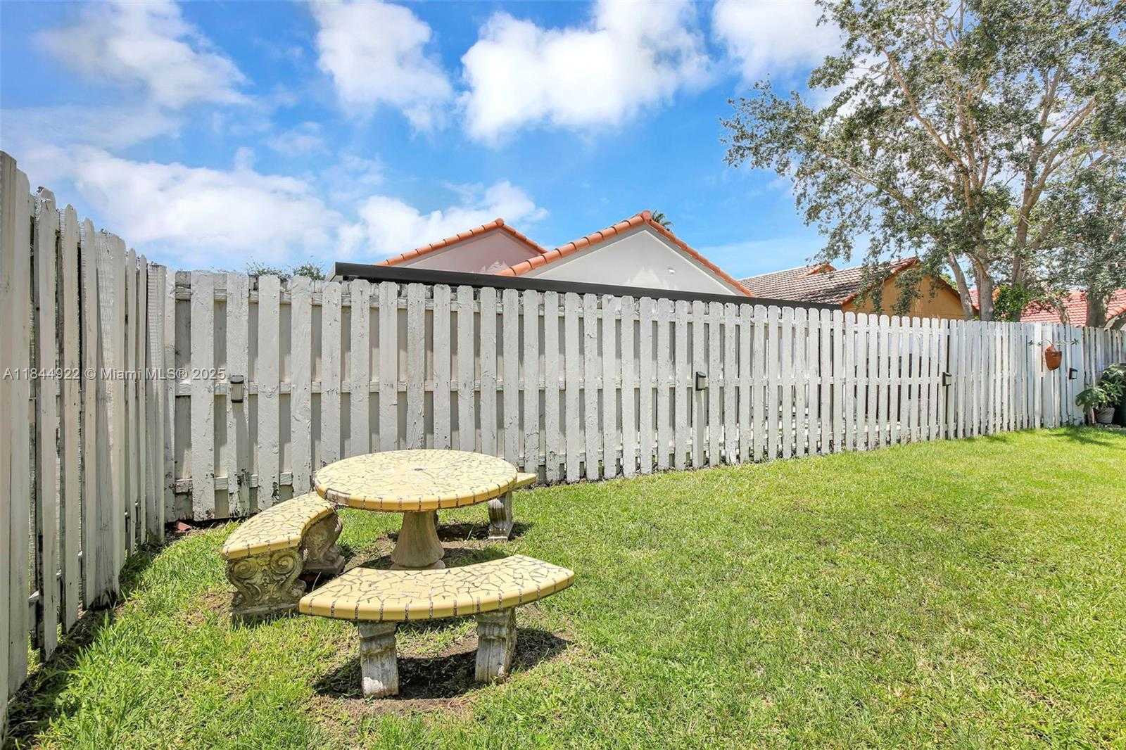 Small Image of 1525 ESTANCIA CIR, Weston Number 30
