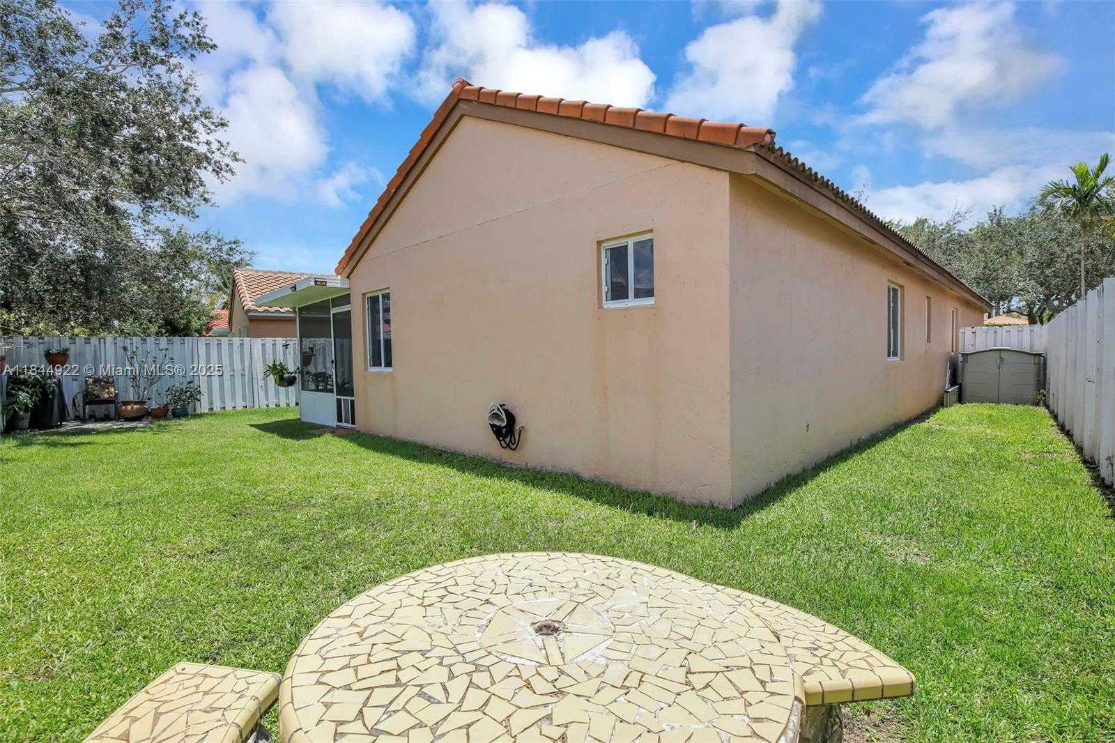 Small Image of 1525 ESTANCIA CIR, Weston Number 31