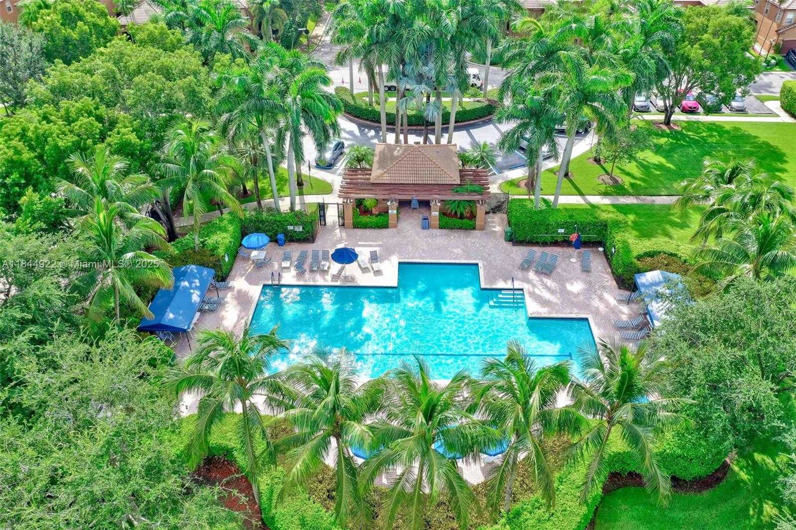 Small Image of 1525 ESTANCIA CIR, Weston Number 38