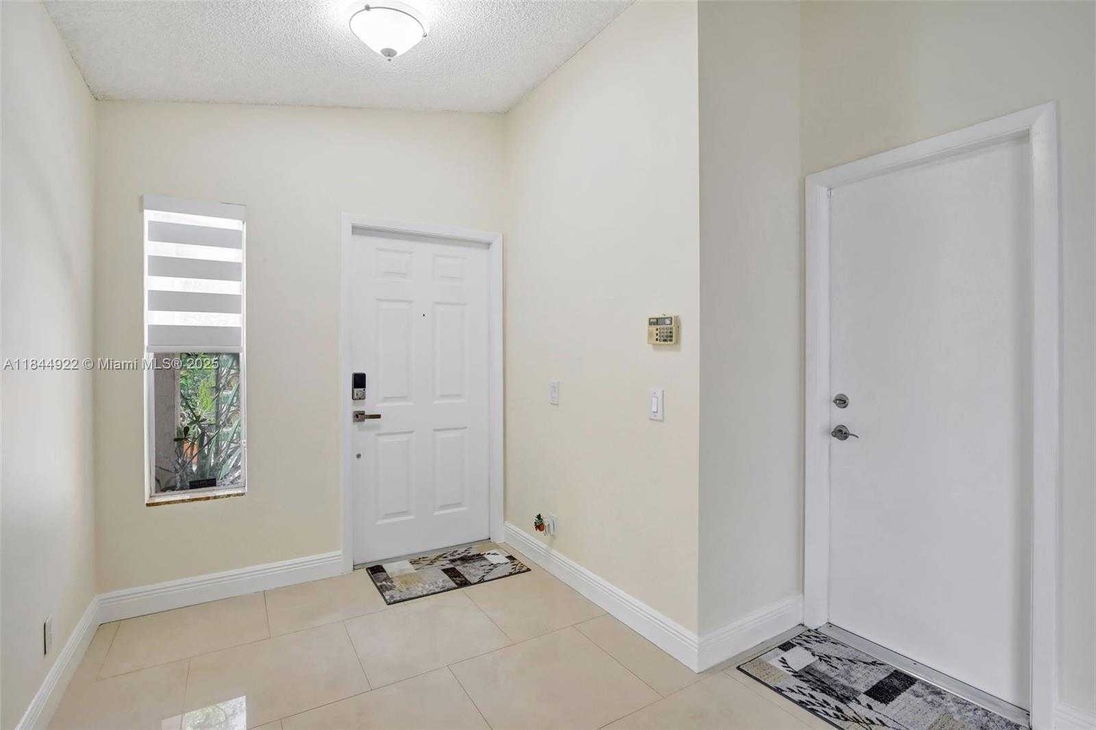 Small Image of 1525 ESTANCIA CIR, Weston Number 5