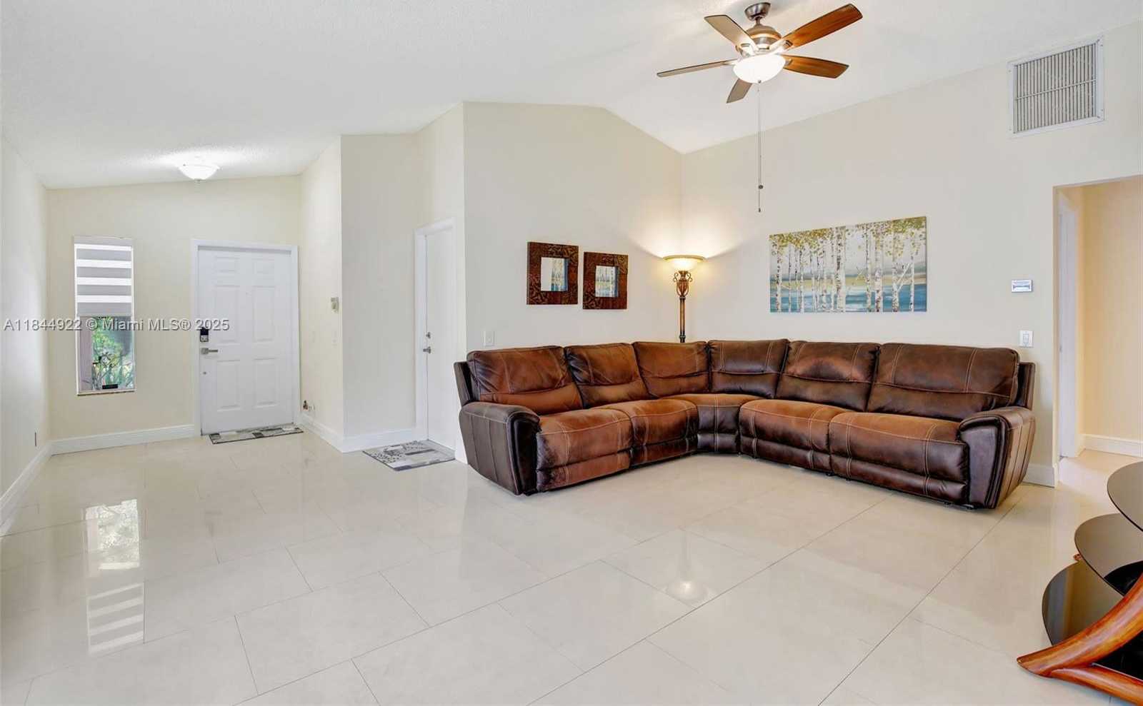 Small Image of 1525 ESTANCIA CIR, Weston Number 7