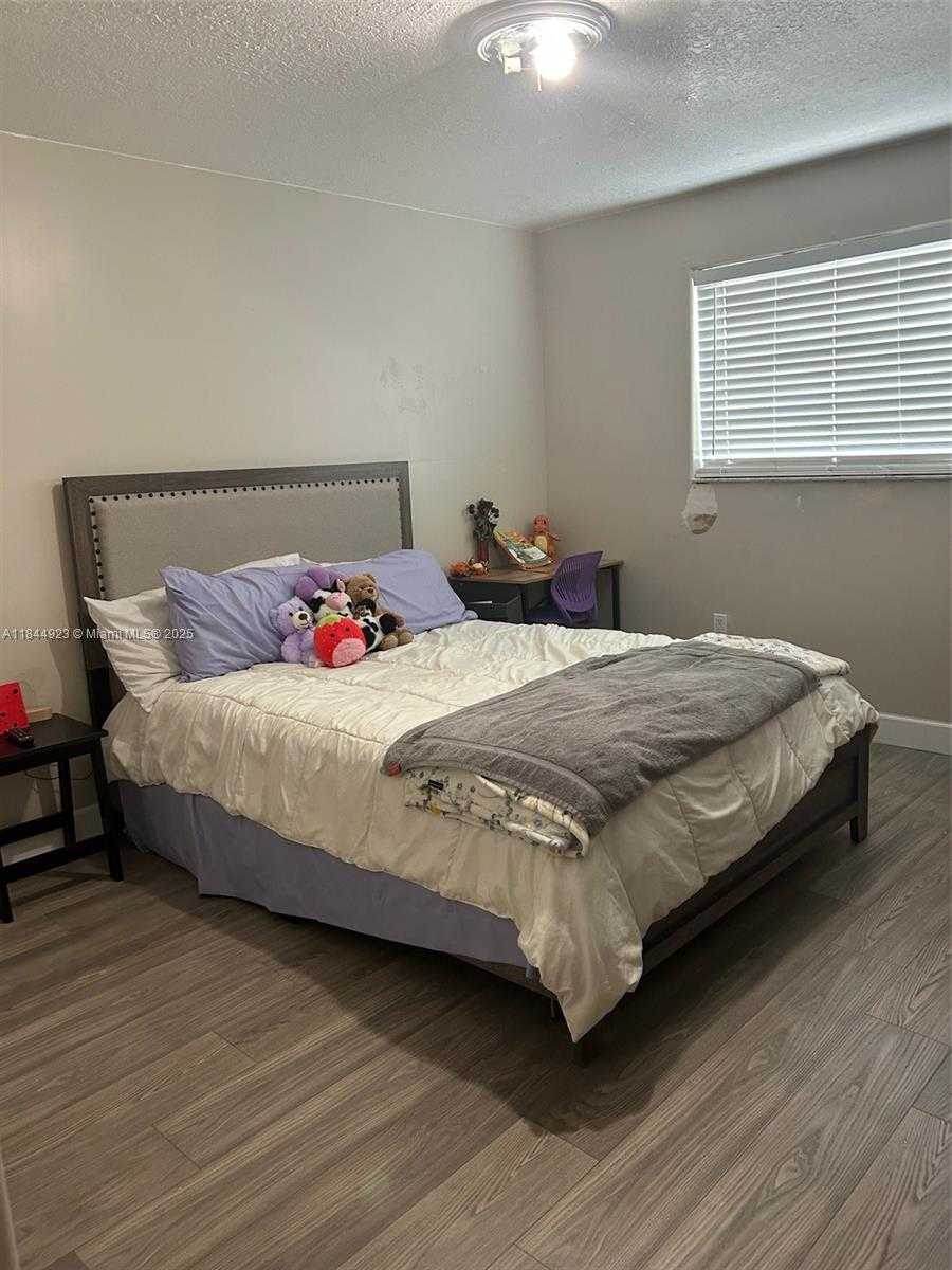 Small Image of 9410 SOUTH WEST 212TH TER, Cutler Bay Number 10
