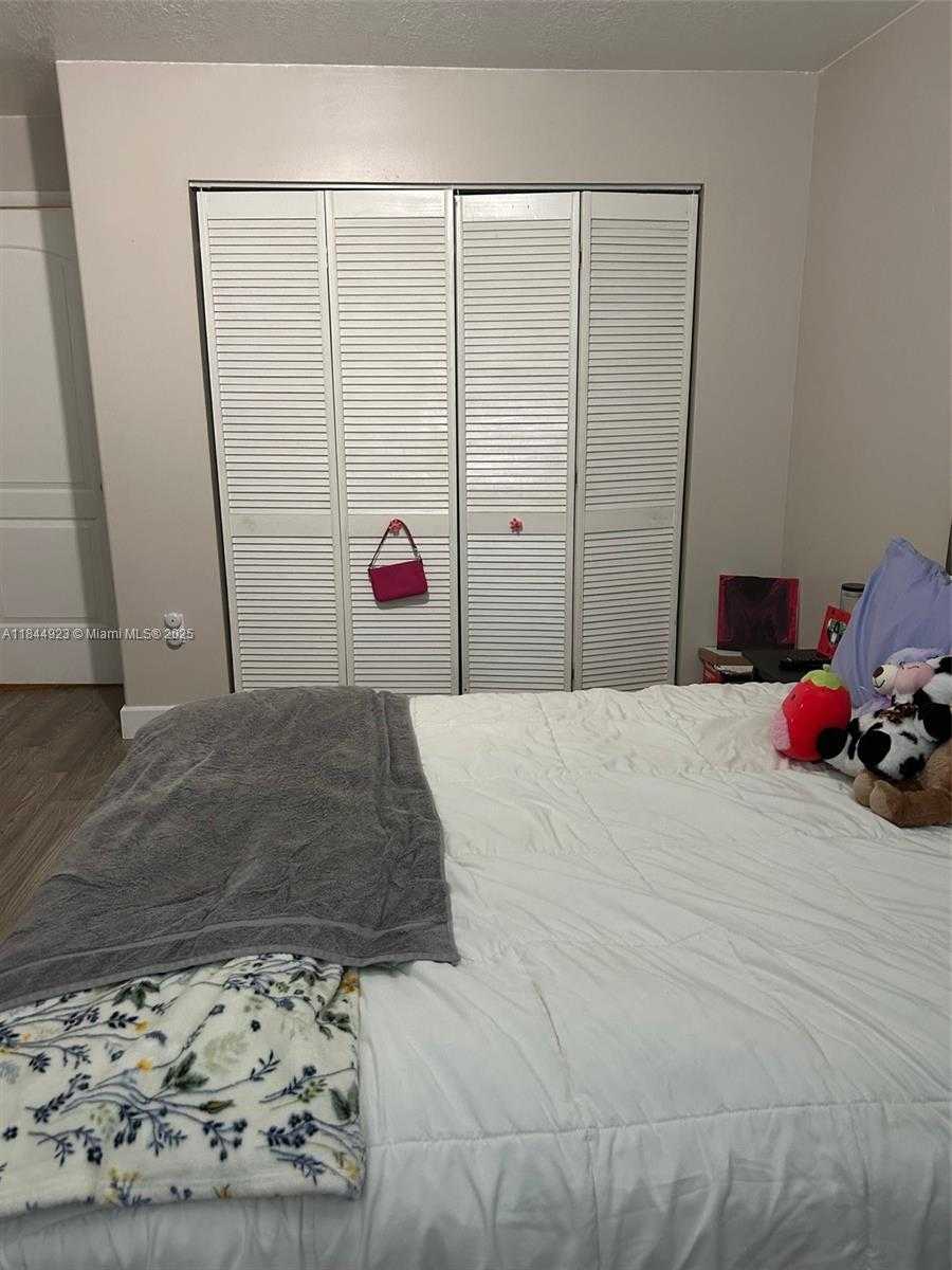 Small Image of 9410 SOUTH WEST 212TH TER, Cutler Bay Number 11