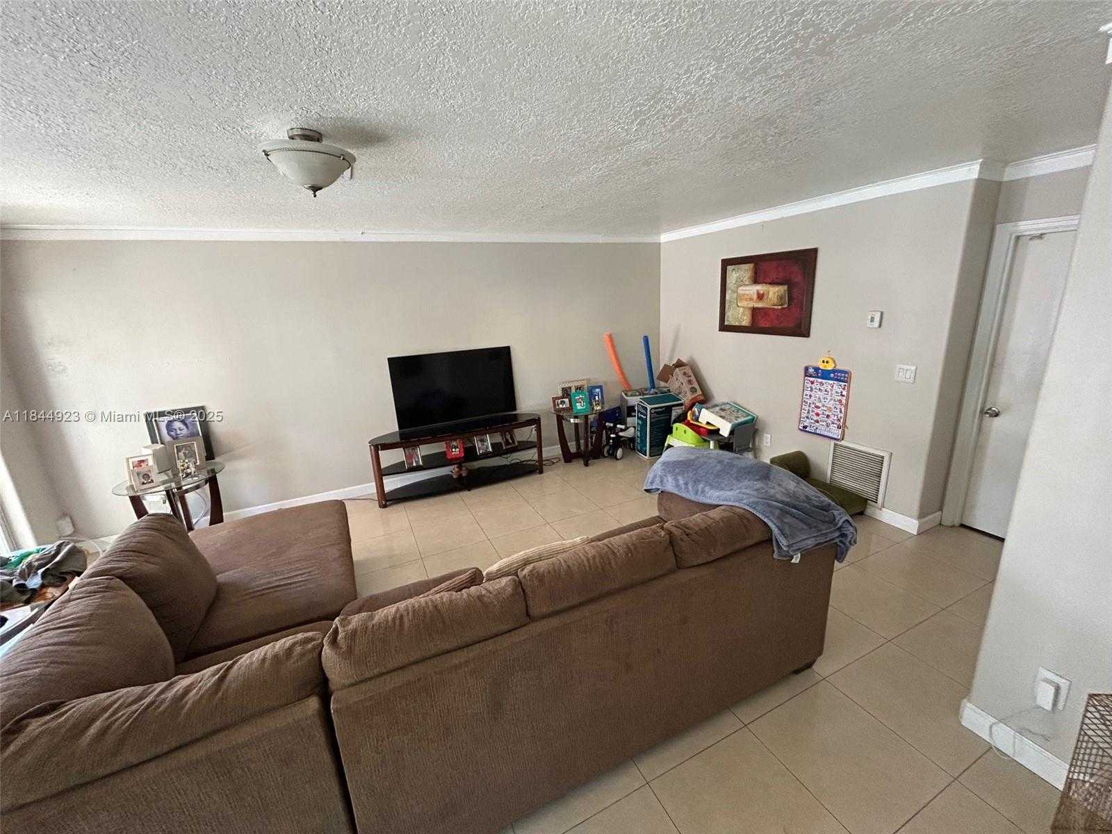 Small Image of 9410 SOUTH WEST 212TH TER, Cutler Bay Number 18