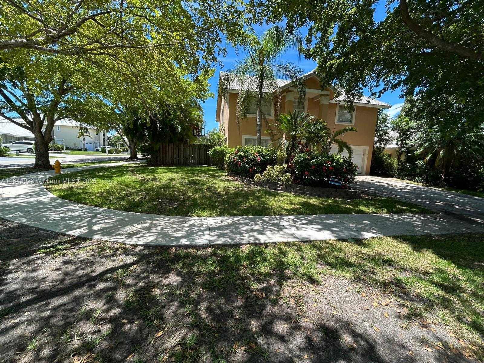 Small Image of 9410 SOUTH WEST 212TH TER, Cutler Bay Number 24