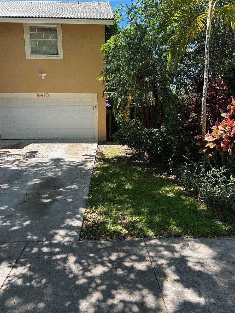 Small Image of 9410 SOUTH WEST 212TH TER, Cutler Bay Number 25