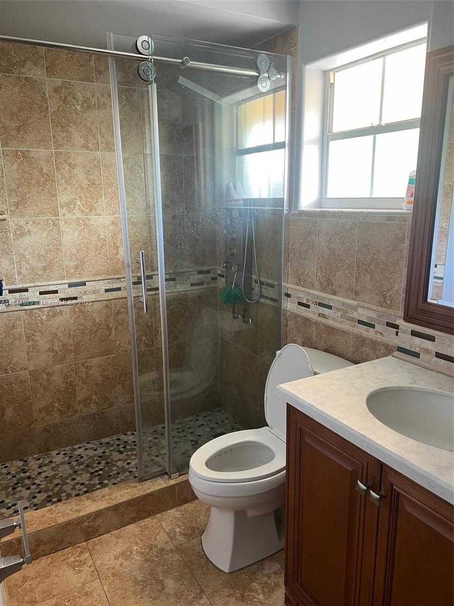 Small Image of 9410 SOUTH WEST 212TH TER, Cutler Bay Number 7