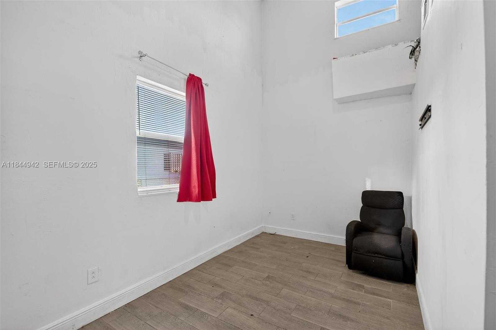 Small Image of 1368 11TH ST, West Palm Beach Number 10