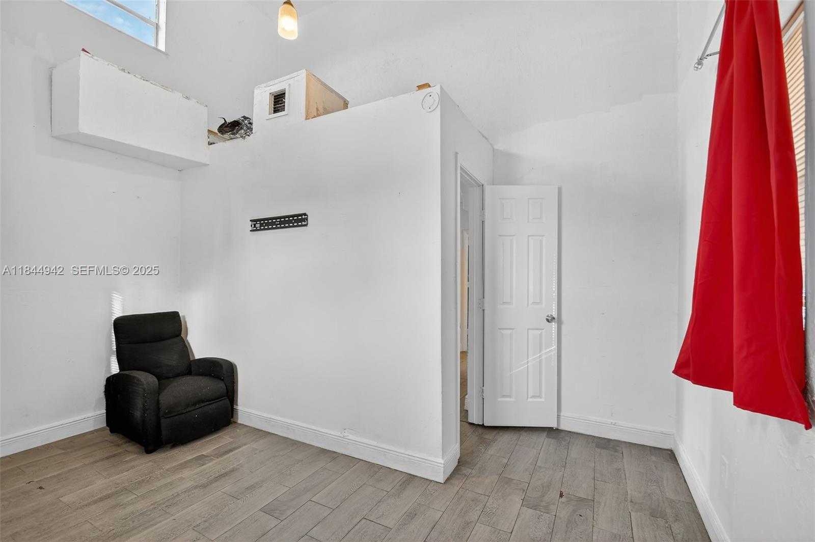 Small Image of 1368 11TH ST, West Palm Beach Number 12