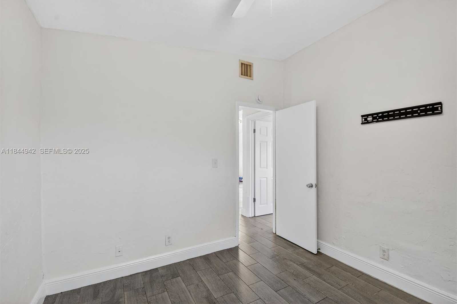 Small Image of 1368 11TH ST, West Palm Beach Number 14