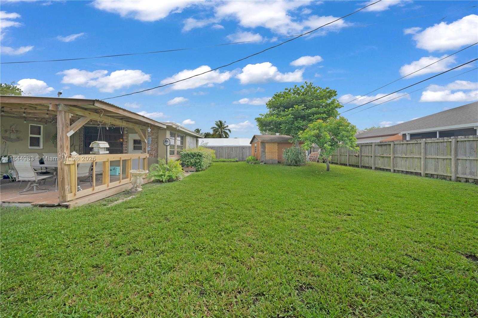 Small Image of 9880 JAMAICA DR, Cutler Bay Number 30