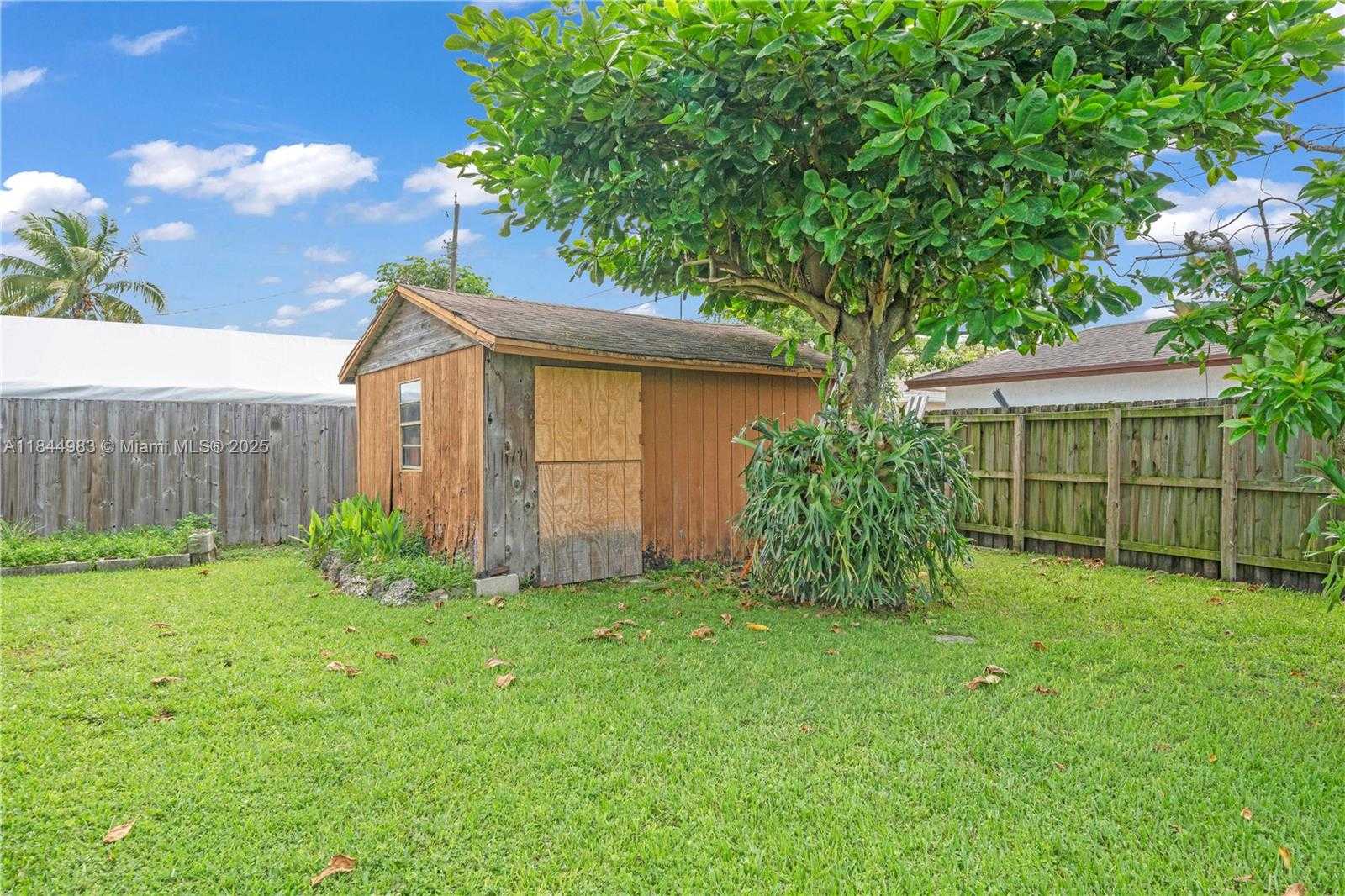 Small Image of 9880 JAMAICA DR, Cutler Bay Number 34