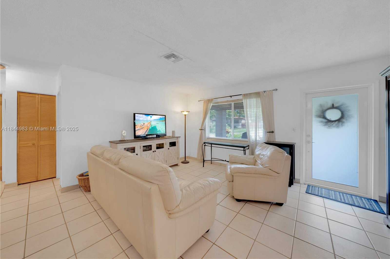 Small Image of 9880 JAMAICA DR, Cutler Bay Number 9
