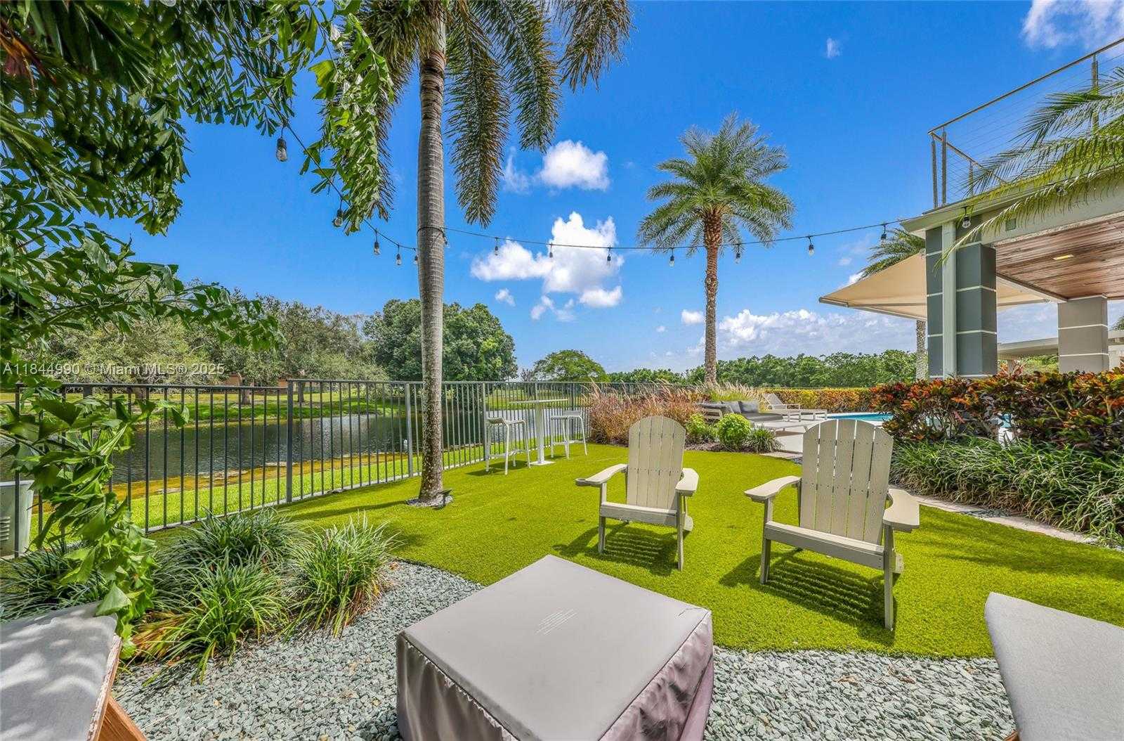 Small Image of 3272 MUIRFIELD, Weston Number 14