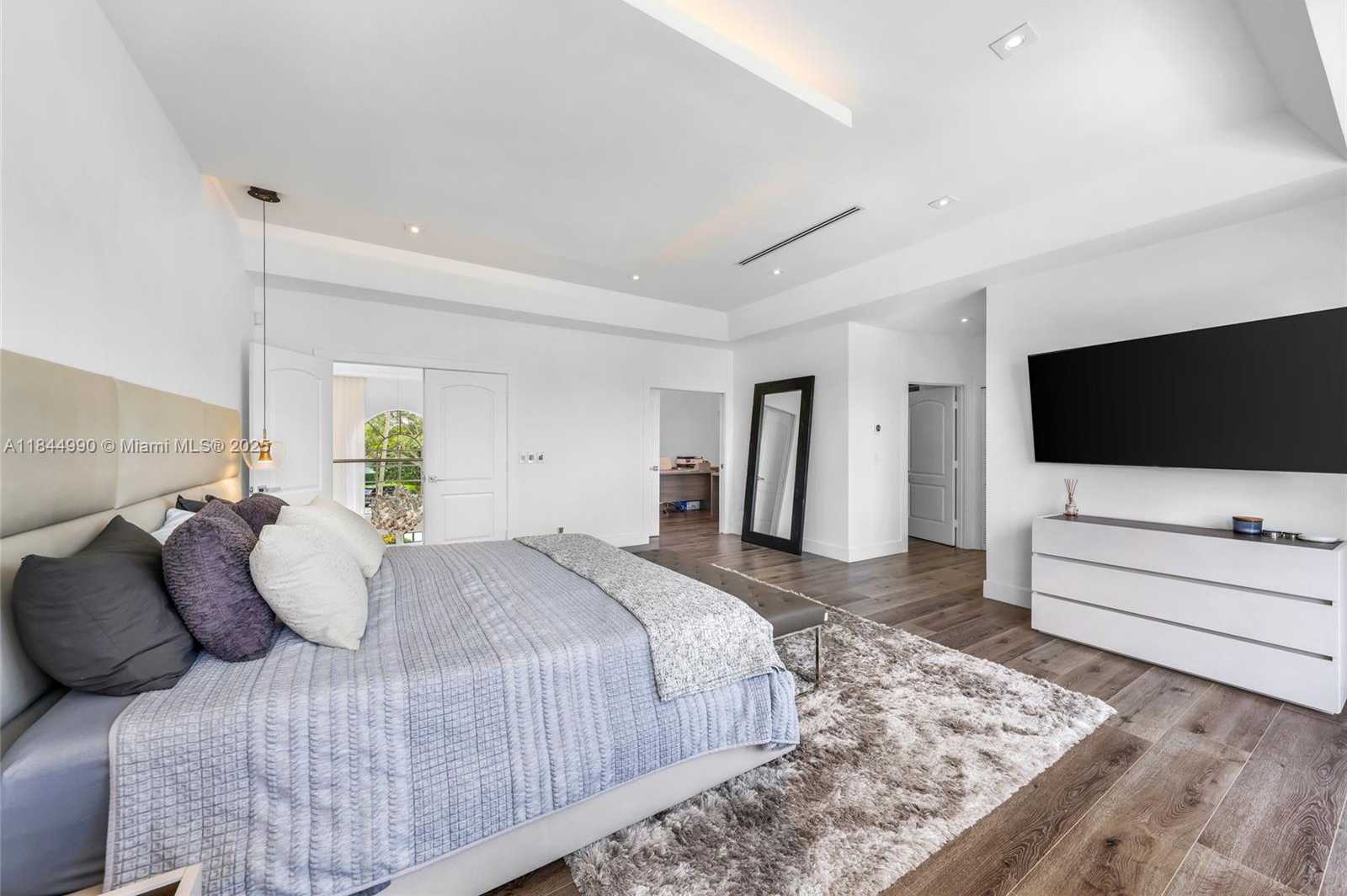 Small Image of 3272 MUIRFIELD, Weston Number 52