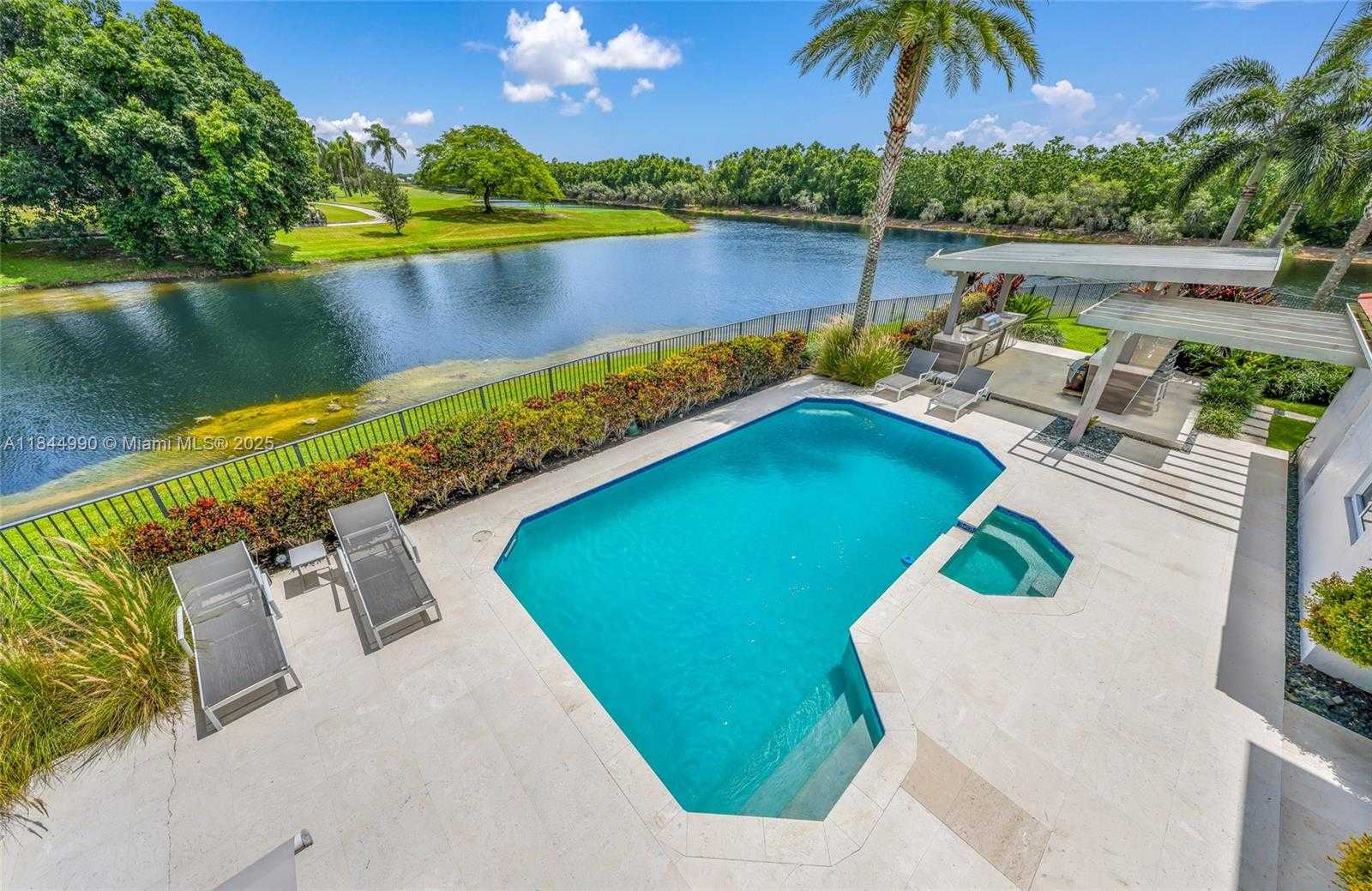 Small Image of 3272 MUIRFIELD, Weston Number 6