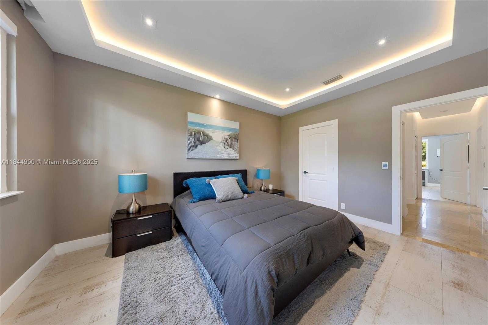 Small Image of 3272 MUIRFIELD, Weston Number 70