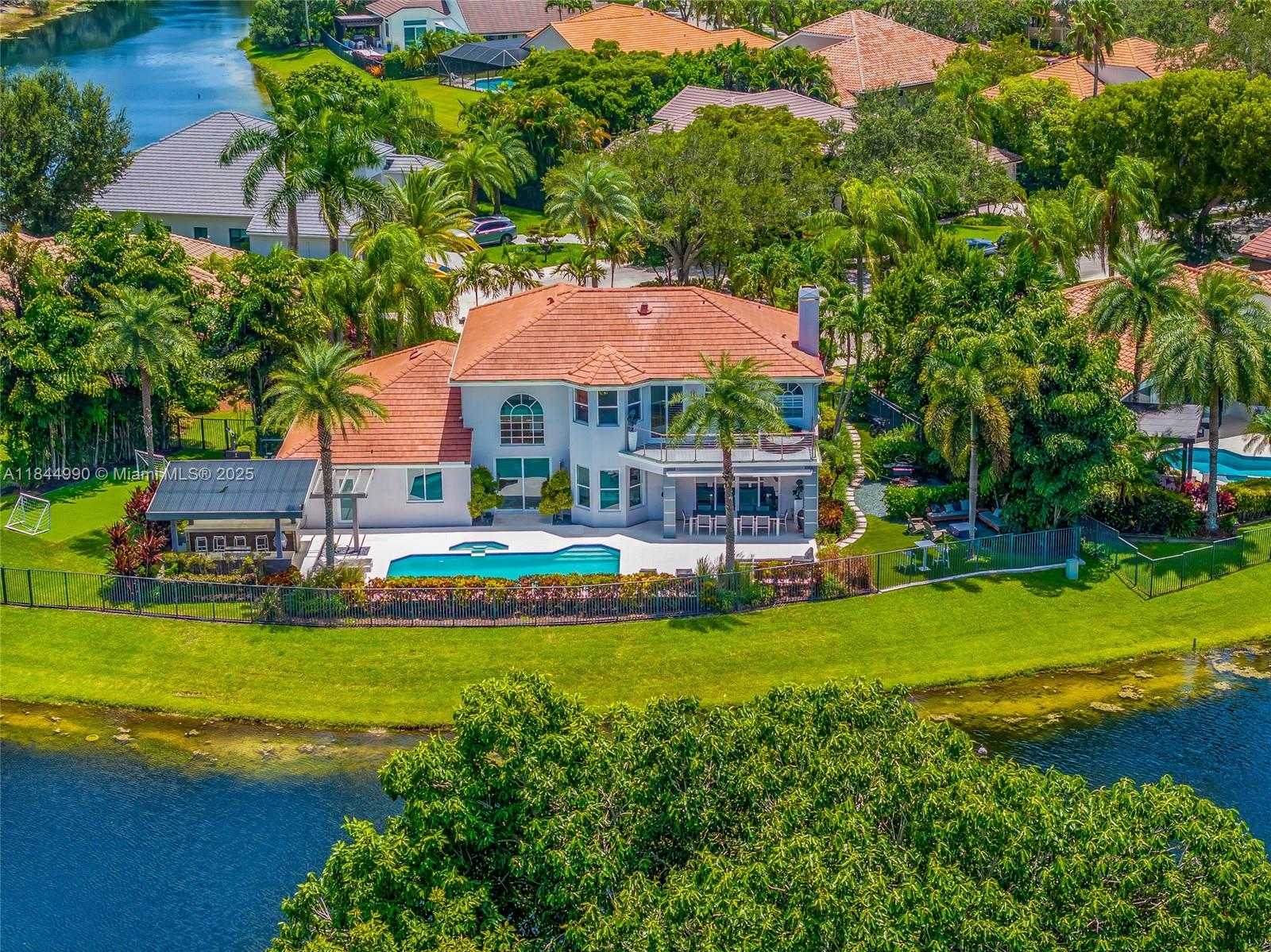 Small Image of 3272 MUIRFIELD, Weston Number 84