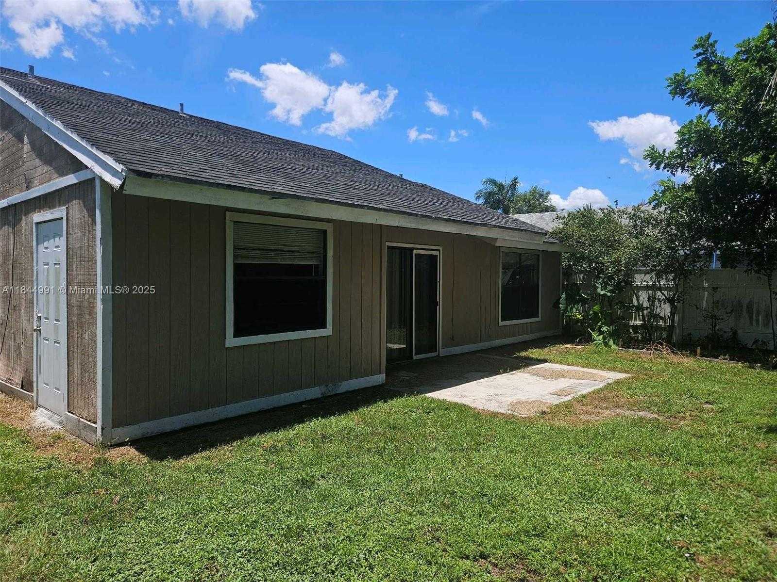 Small Image of 4582 BROOK DR, West Palm Beach Number 12