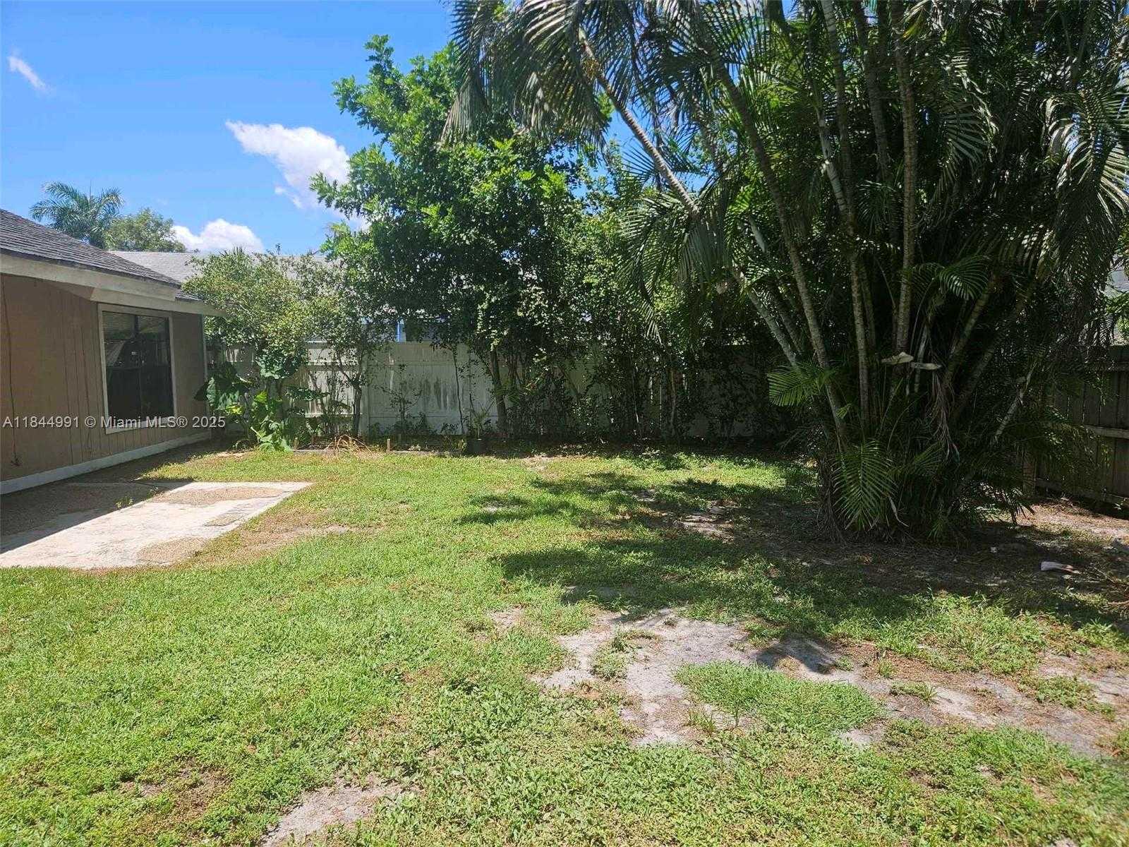 Small Image of 4582 BROOK DR, West Palm Beach Number 13
