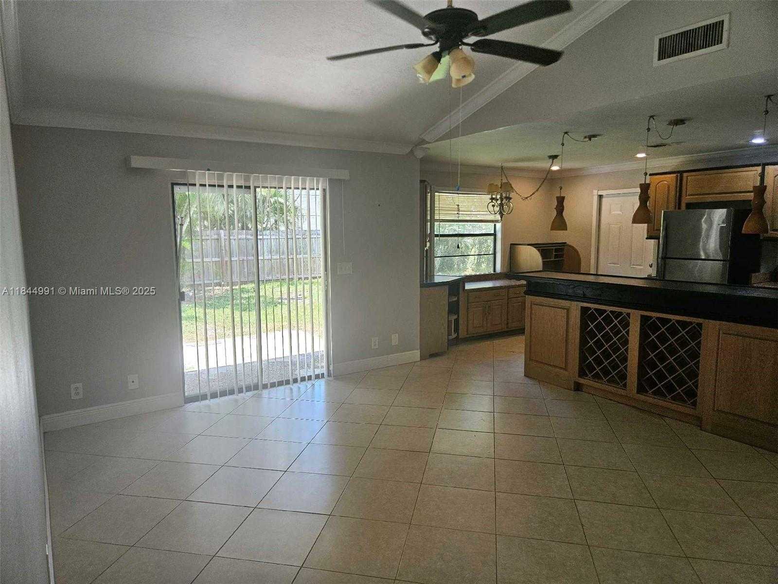 Small Image of 4582 BROOK DR, West Palm Beach Number 4