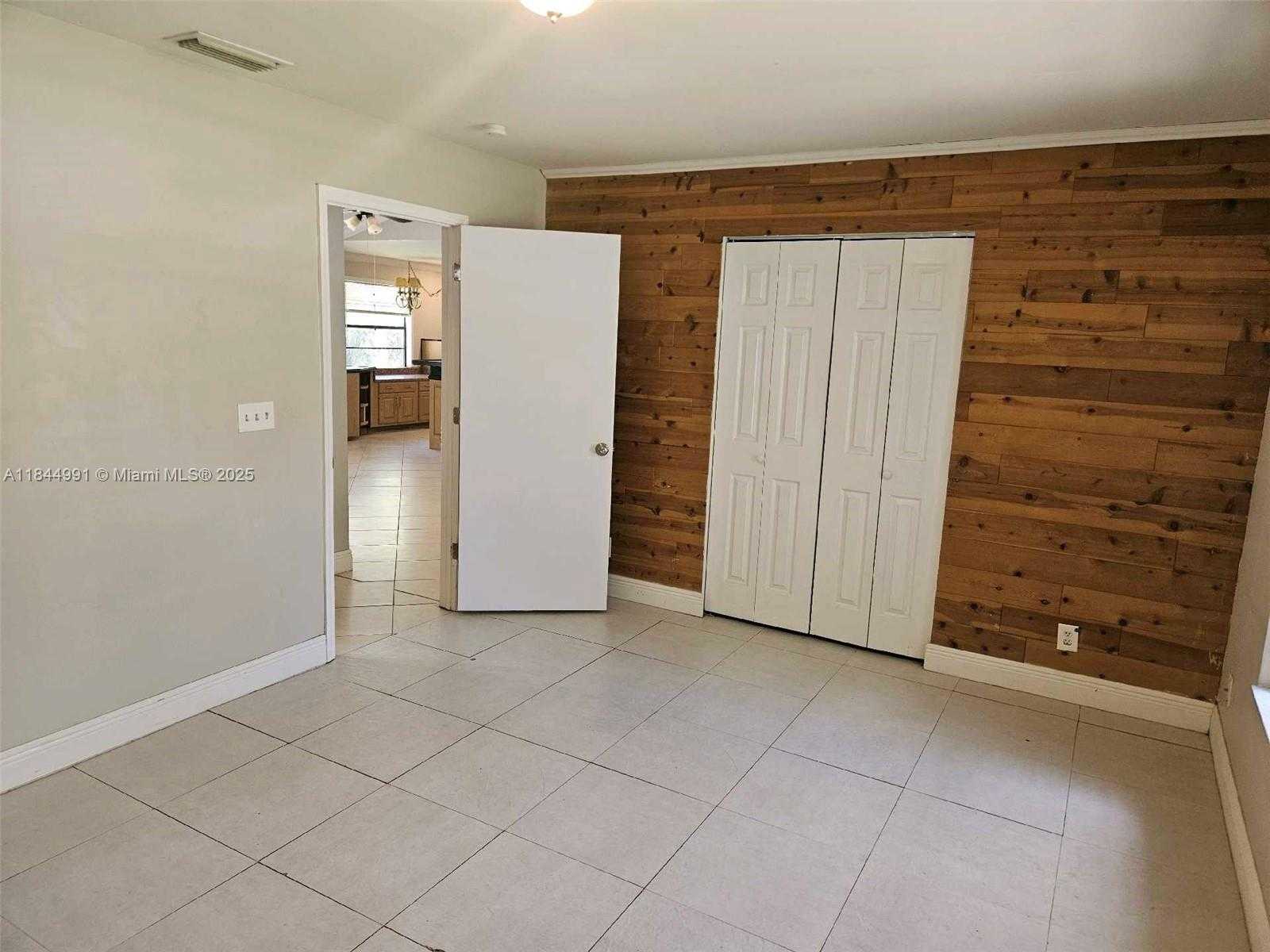 Small Image of 4582 BROOK DR, West Palm Beach Number 8
