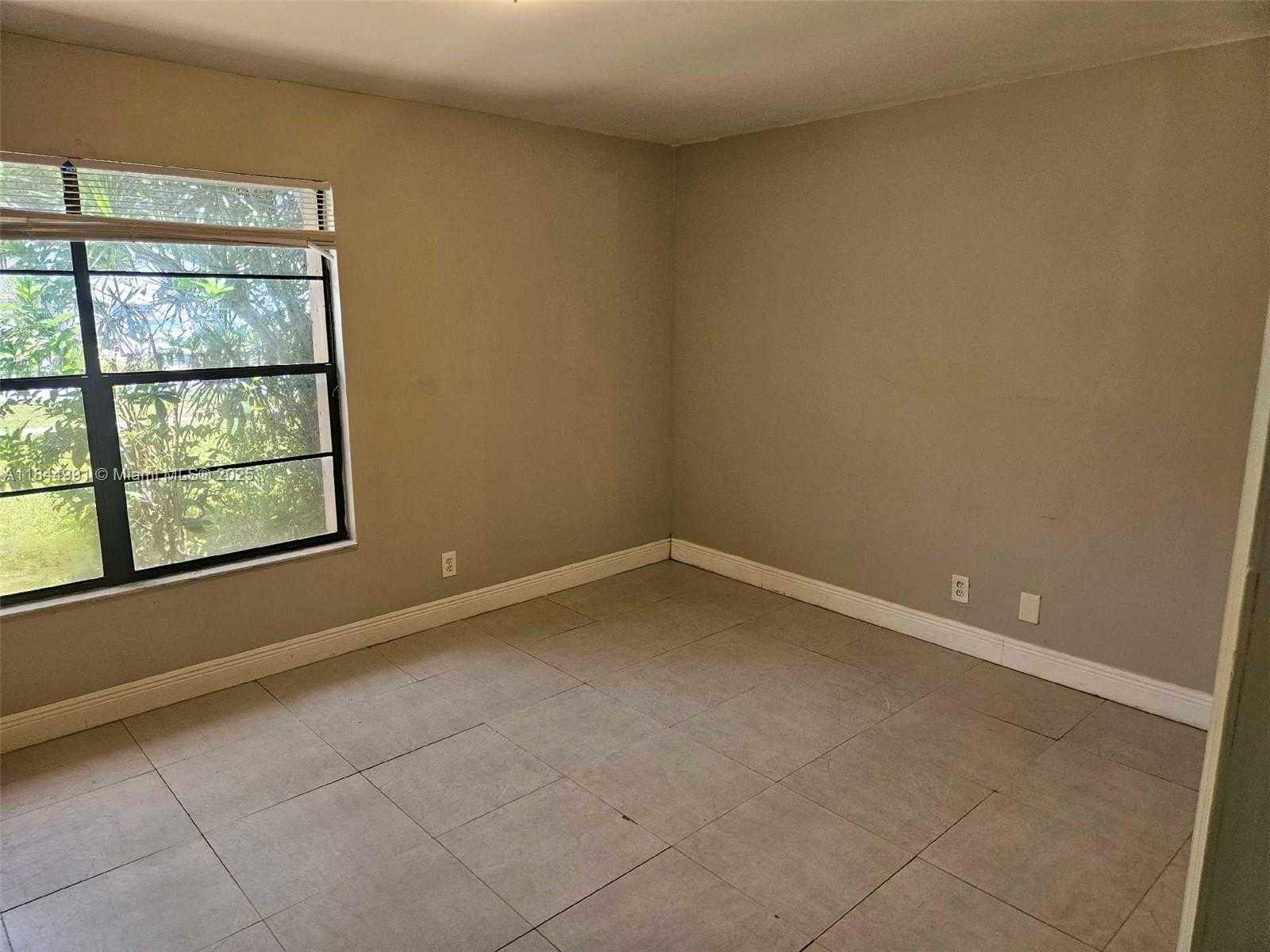 Small Image of 4582 BROOK DR, West Palm Beach Number 9