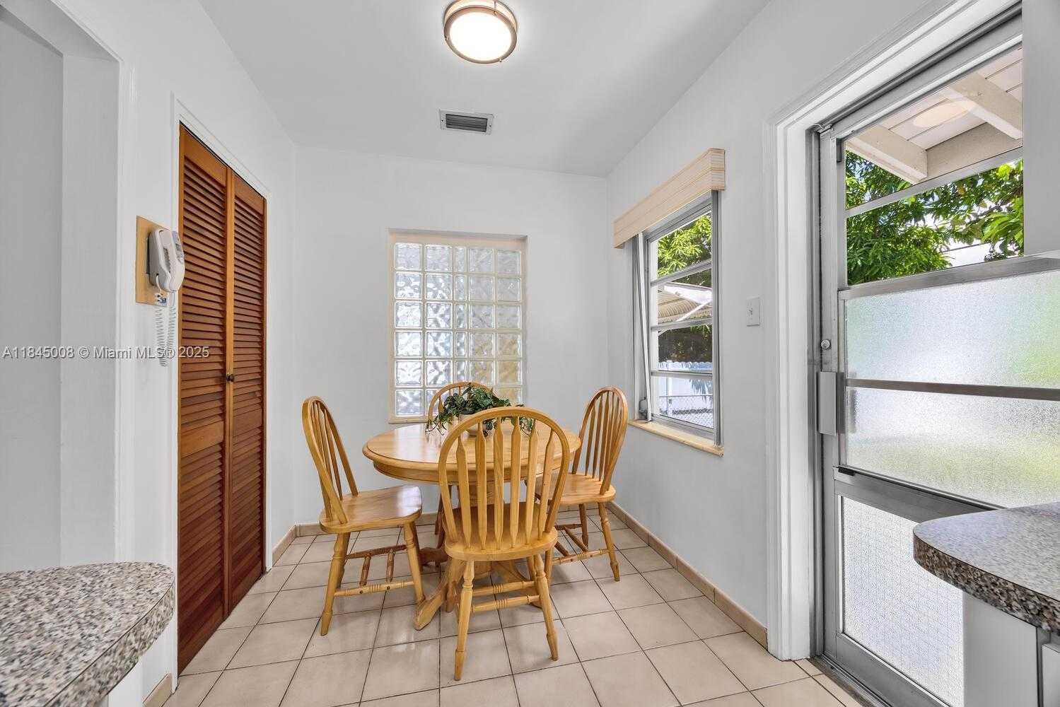Small Image of 3811 NORTH WEST FLAGLER TER, Miami Number 20