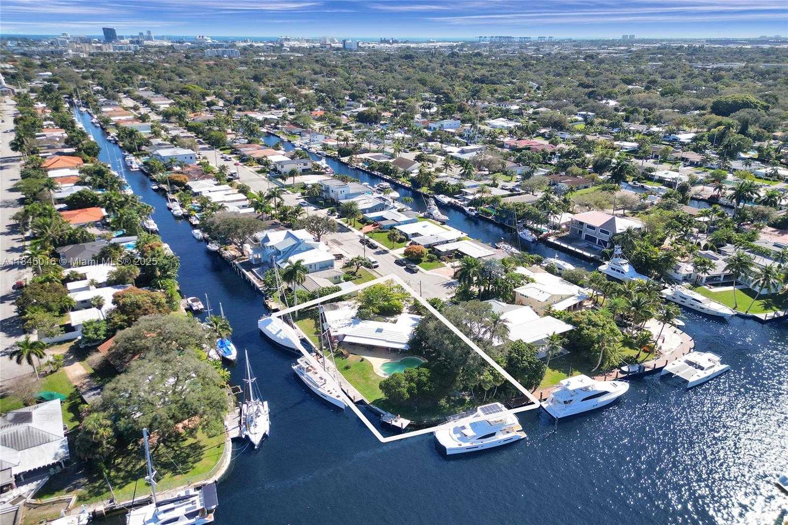 Small Image of 1321 MANDARIN ISLE, Fort Lauderdale Number 10