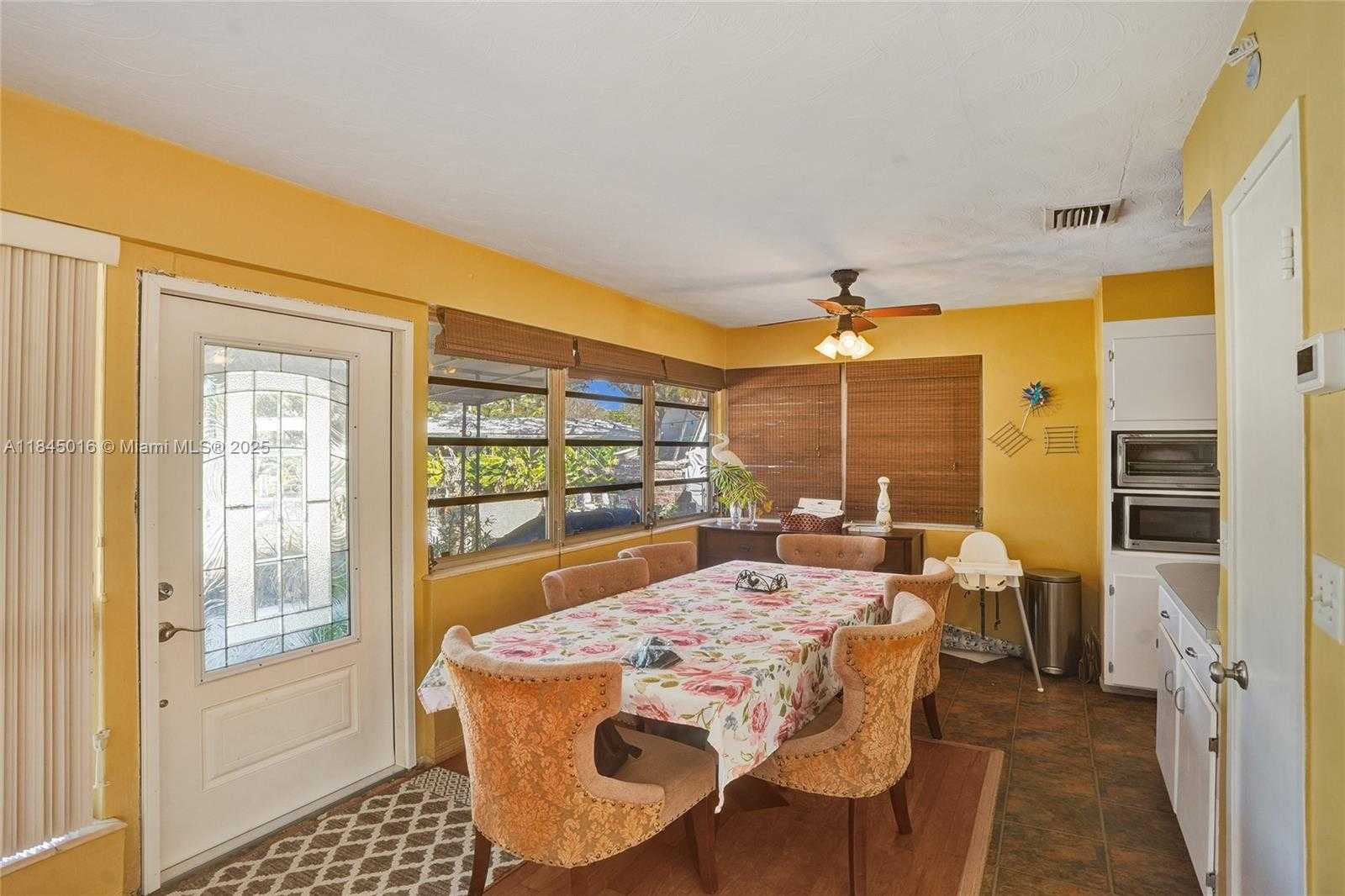 Small Image of 1321 MANDARIN ISLE, Fort Lauderdale Number 17