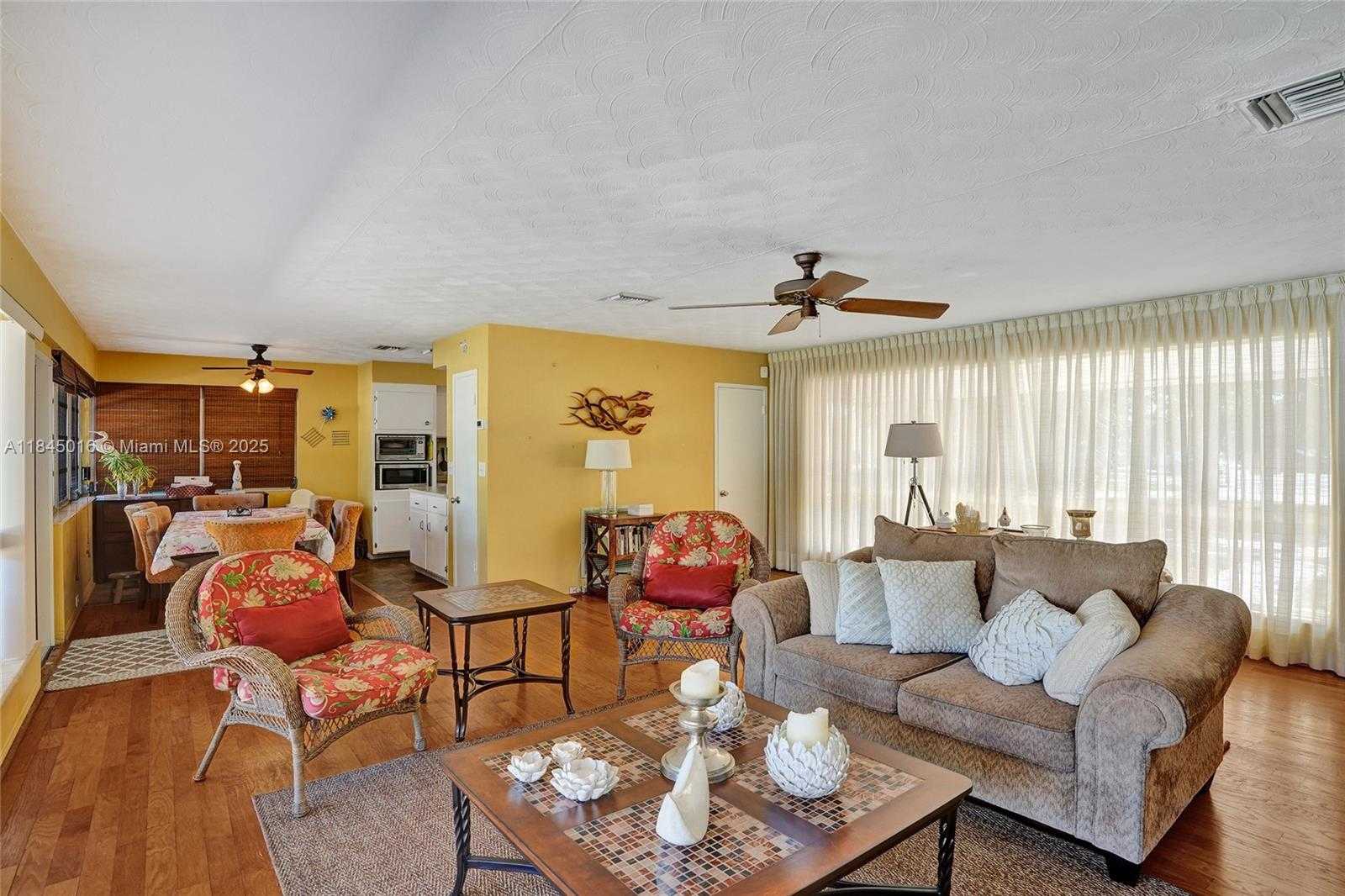 Small Image of 1321 MANDARIN ISLE, Fort Lauderdale Number 19