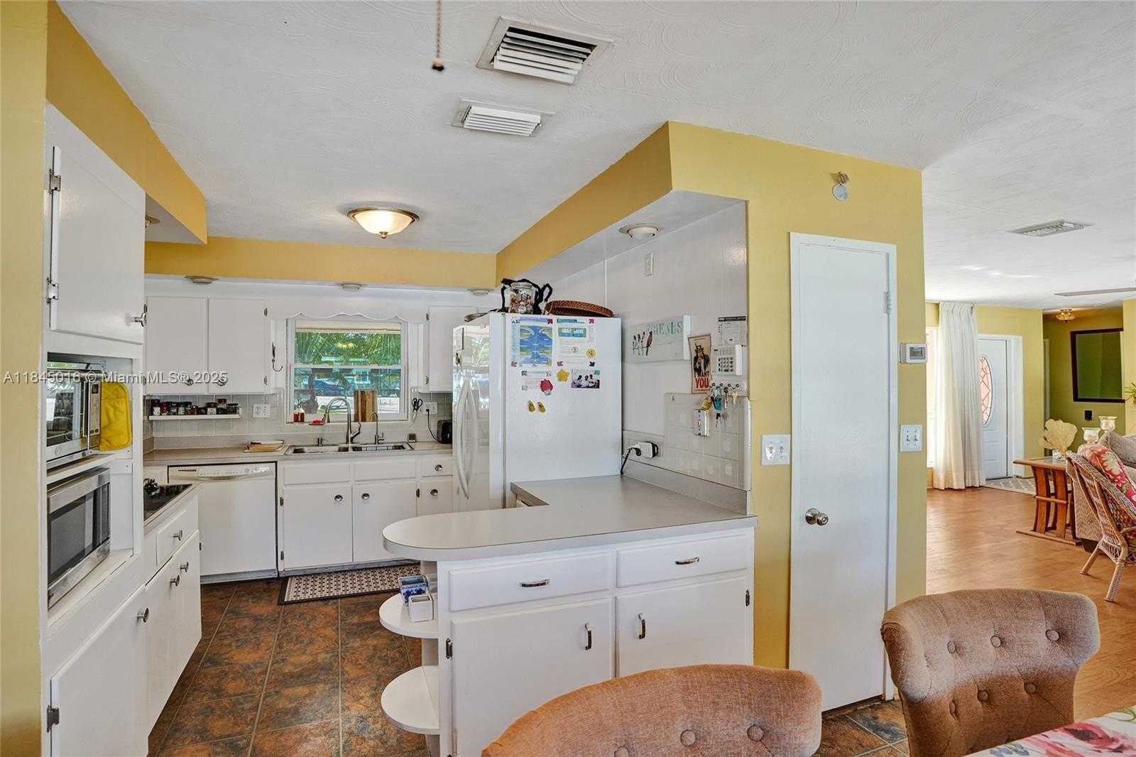 Small Image of 1321 MANDARIN ISLE, Fort Lauderdale Number 20