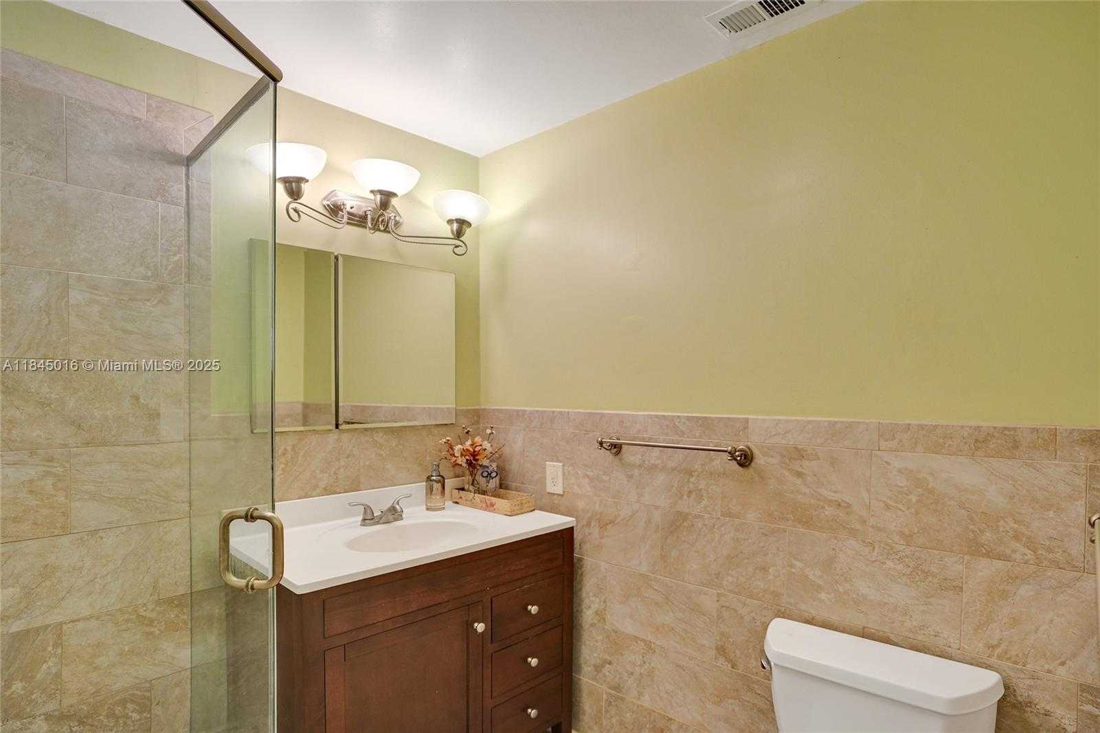 Small Image of 1321 MANDARIN ISLE, Fort Lauderdale Number 25