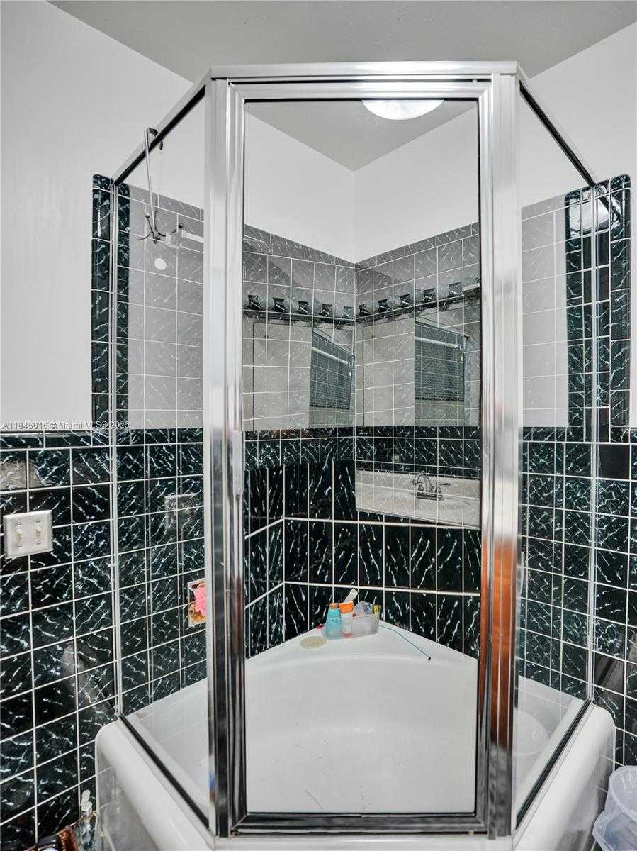 Small Image of 1321 MANDARIN ISLE, Fort Lauderdale Number 29
