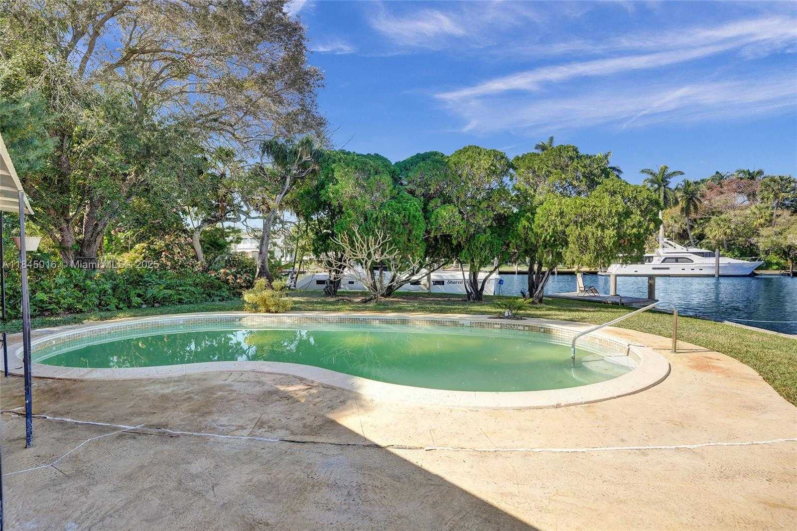 Small Image of 1321 MANDARIN ISLE, Fort Lauderdale Number 31