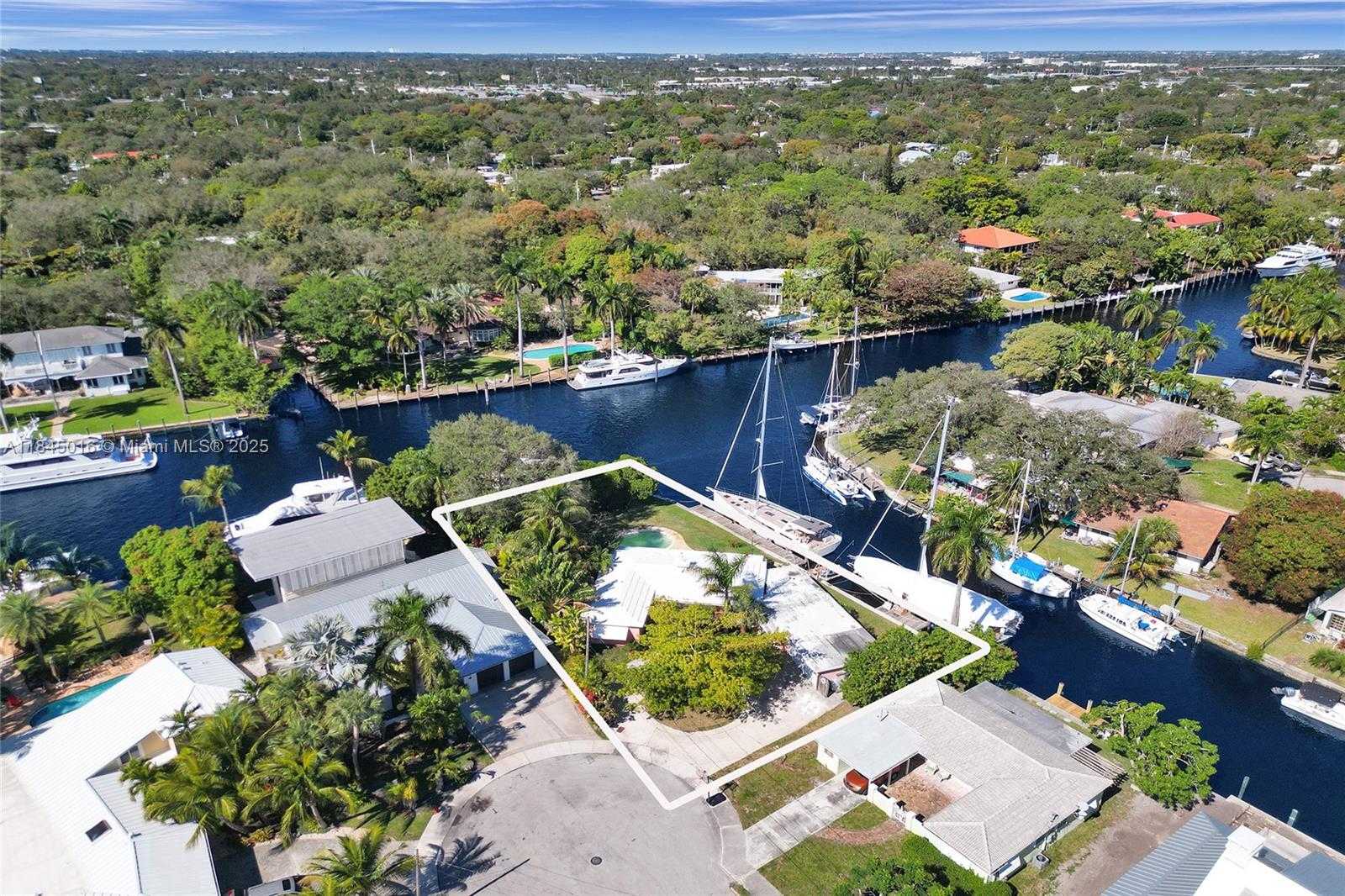 Small Image of 1321 MANDARIN ISLE, Fort Lauderdale Number 7