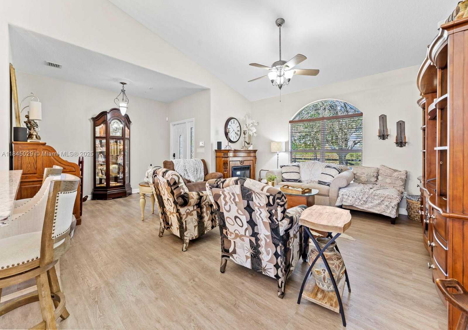 Small Image of 29201 SOUTH WEST 181ST AVE, Homestead Number 2