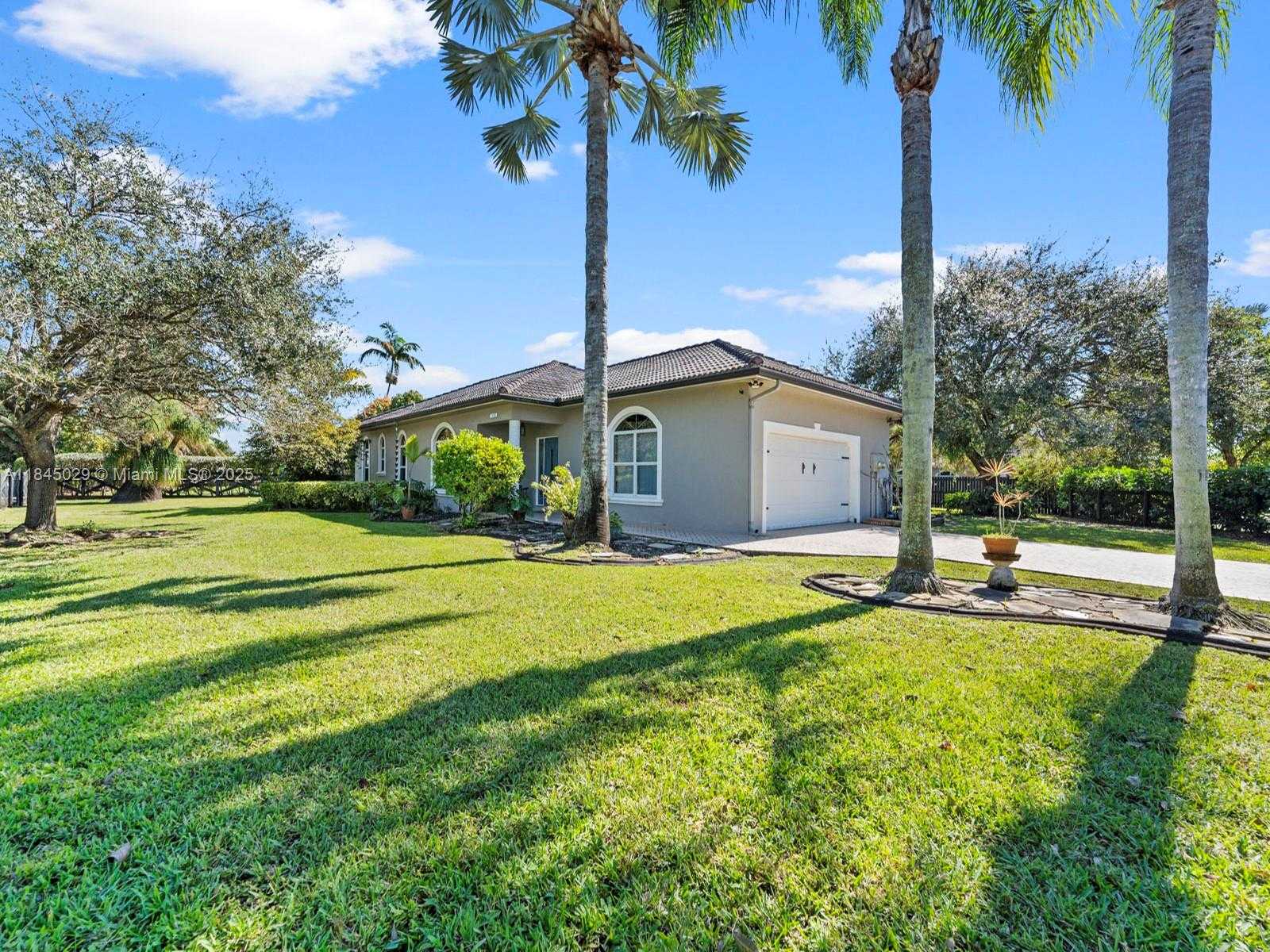 Small Image of 29201 SOUTH WEST 181ST AVE, Homestead Number 23