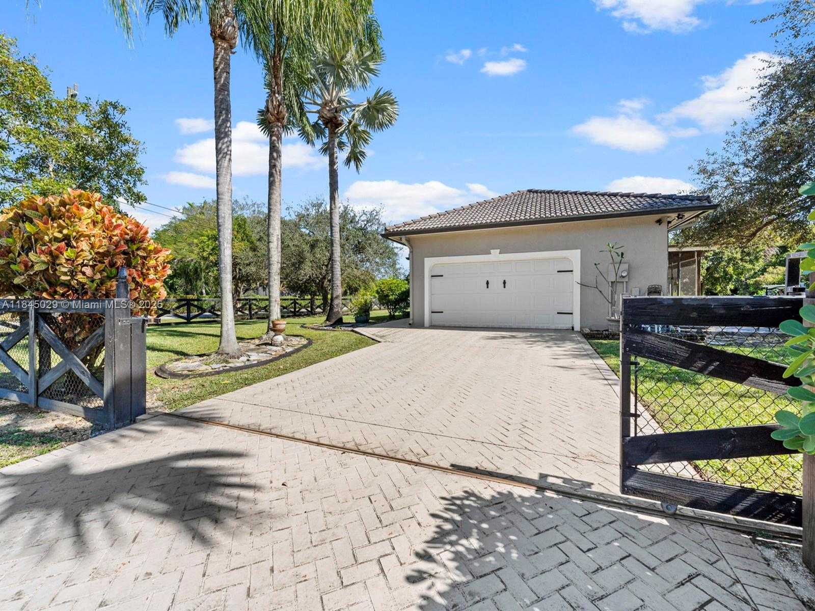 Small Image of 29201 SOUTH WEST 181ST AVE, Homestead Number 24