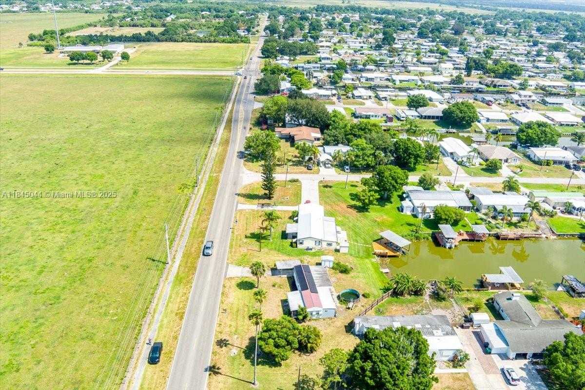 Small Image of 3412 SOUTH EAST 18TH TERRACE, Okeechobee Number 22