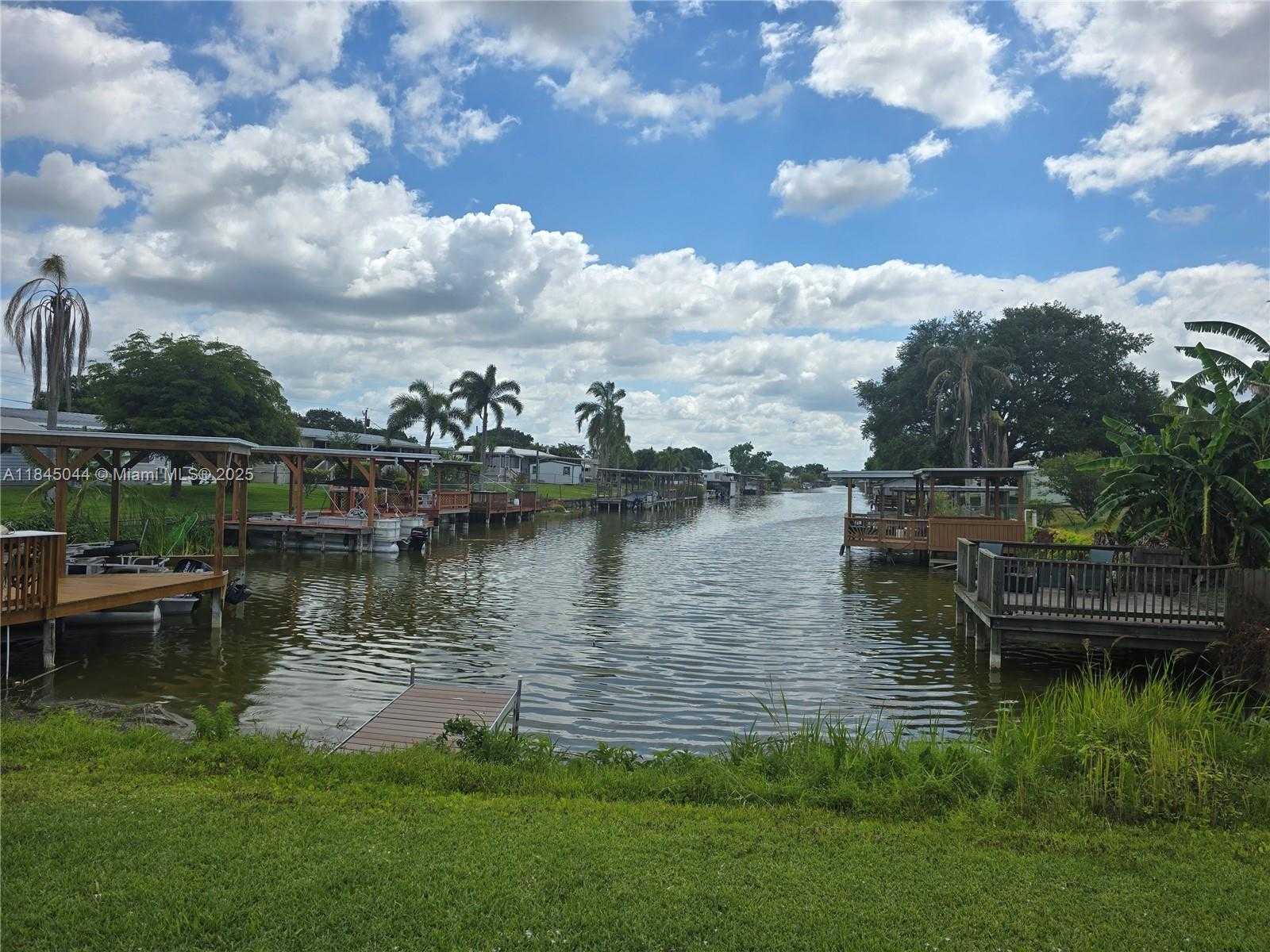 Small Image of 3412 SOUTH EAST 18TH TERRACE, Okeechobee Number 23